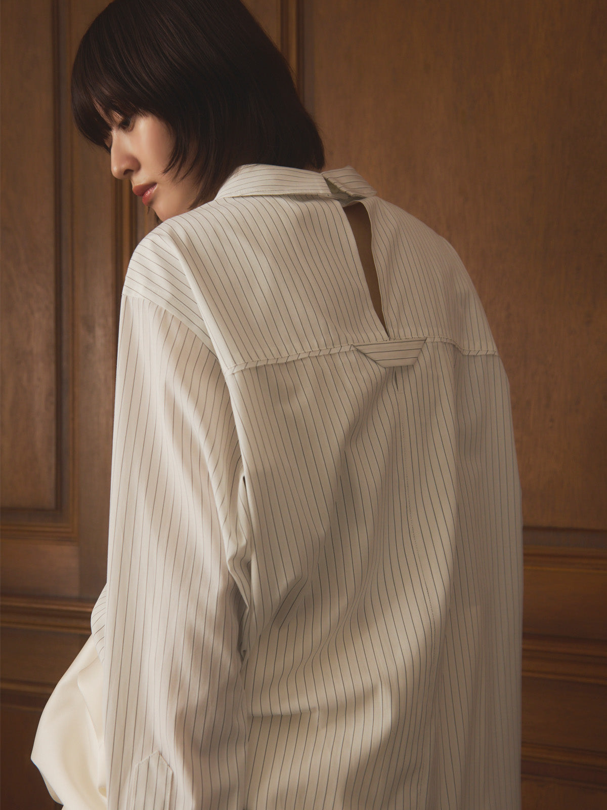 バックスリットシャツ