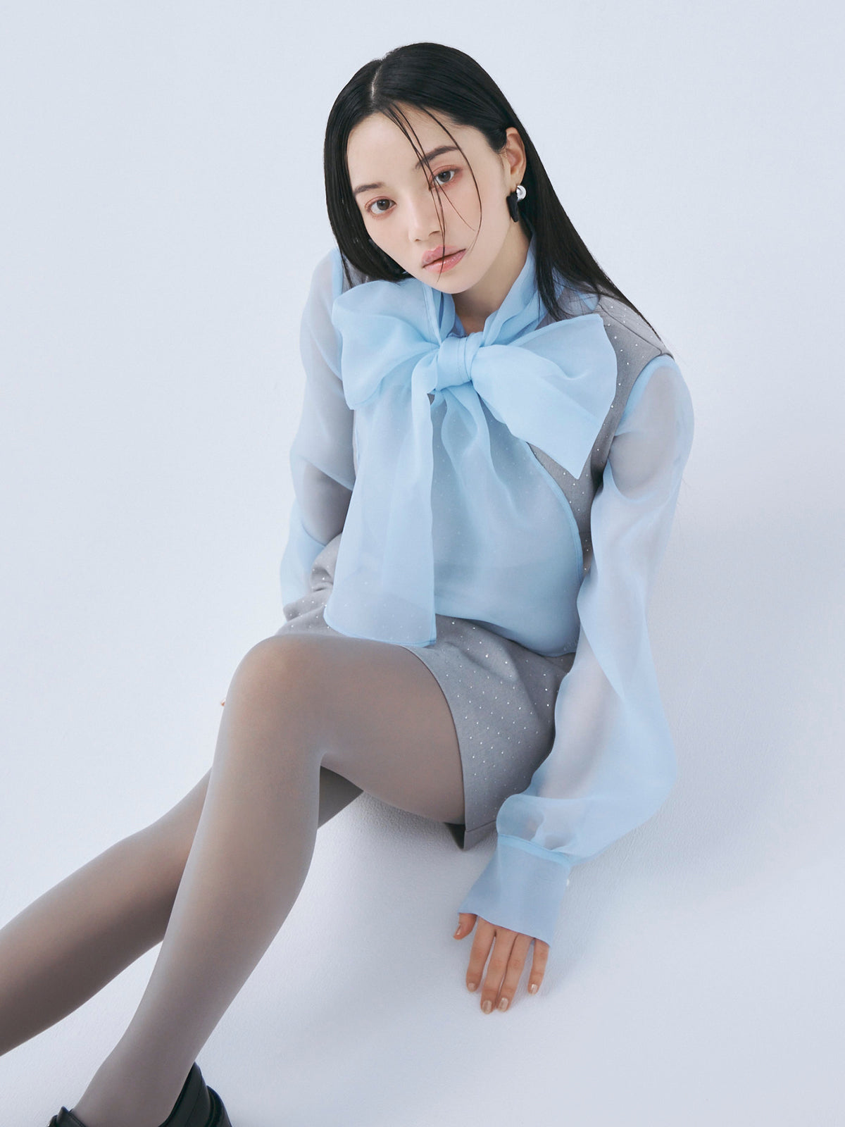 ボウタイシアーブラウス