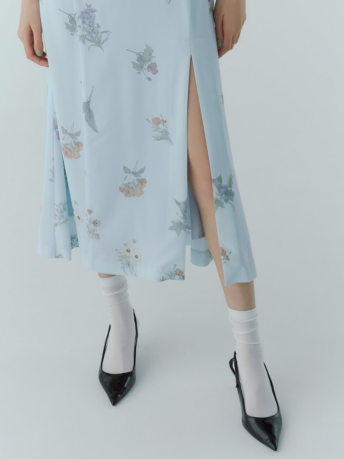 ボタニカルフラワーハーフスリーブワンピース