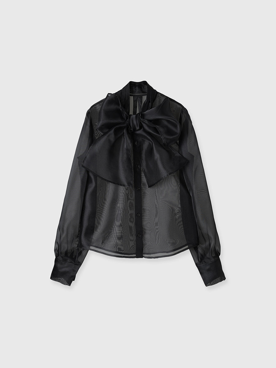 ボウタイシアーブラウス