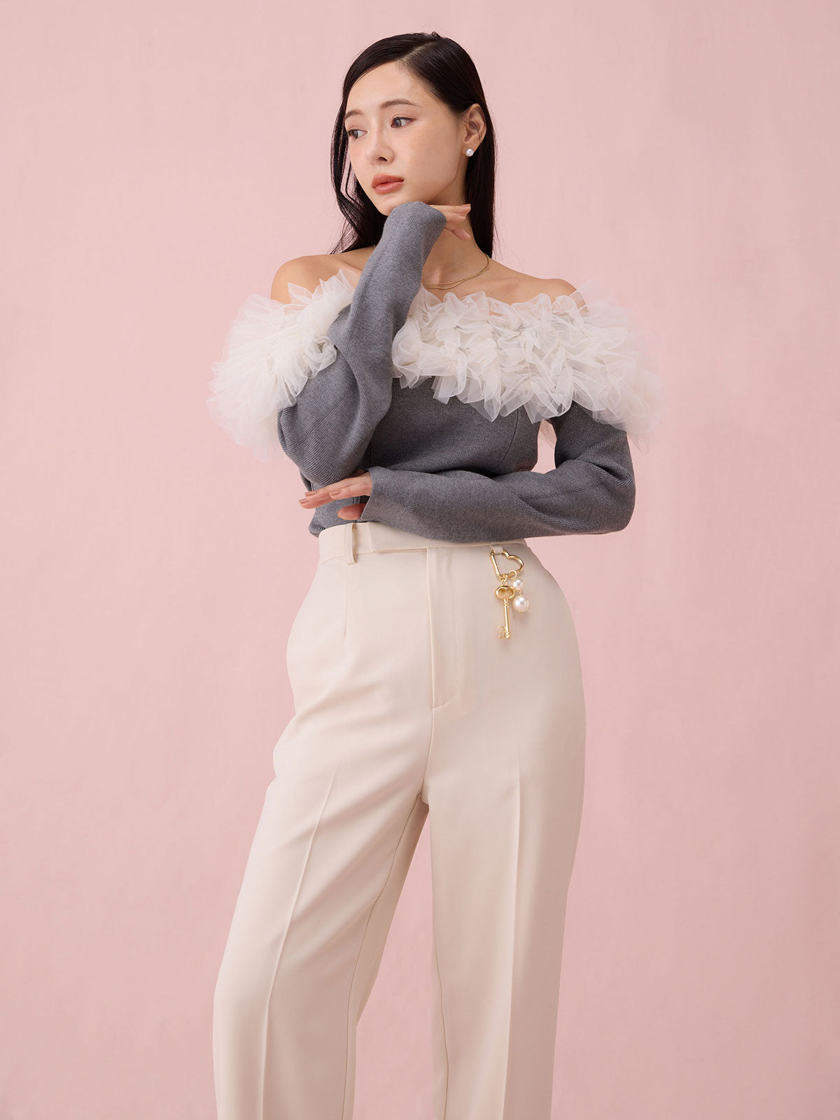 MODEL:163cm／COLOR:GREY／SIZE:F