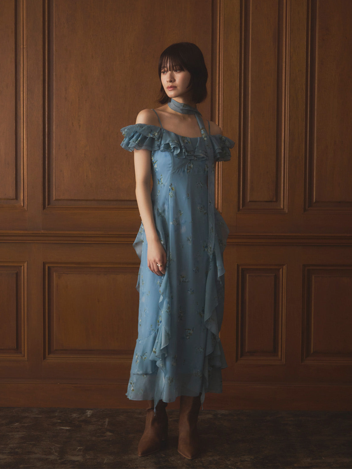 MODEL:166cm／COLOR:SAX／SIZE:36