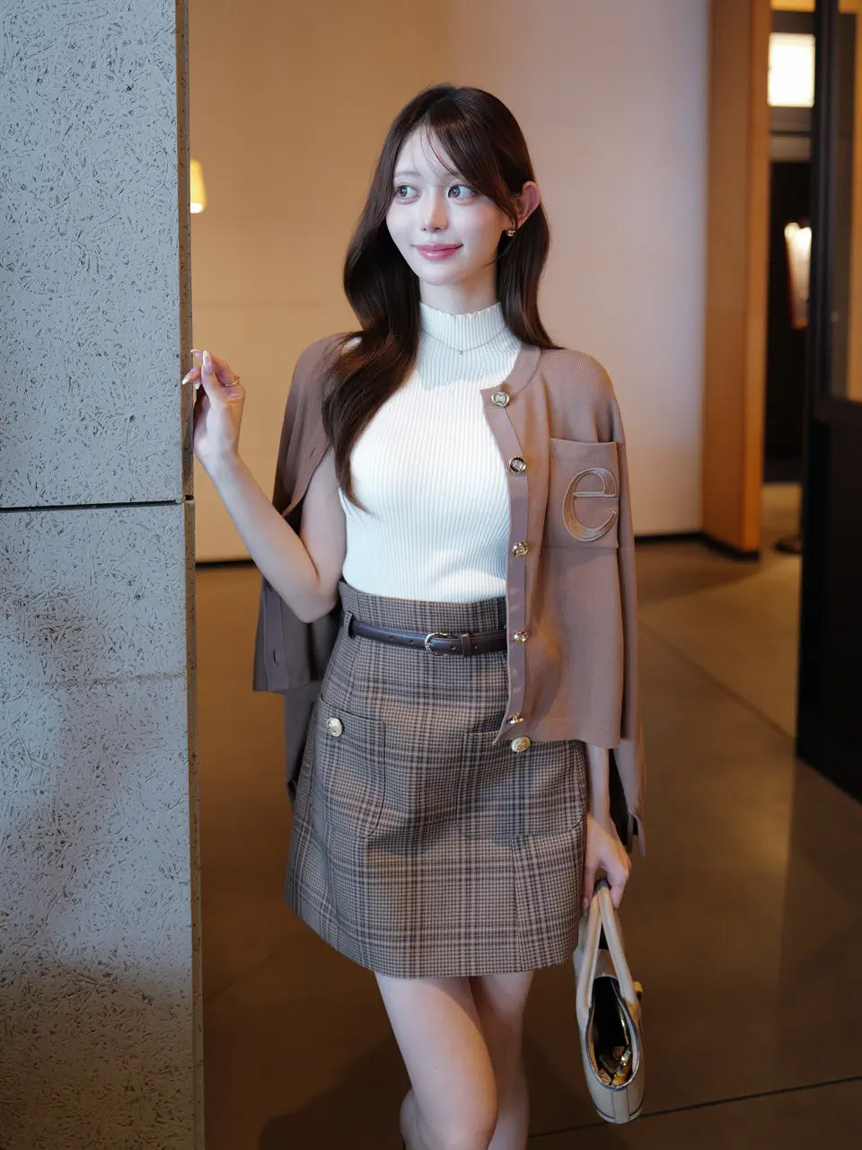 MODEL:163cm／COLOR:CAMEL／SIZE:F