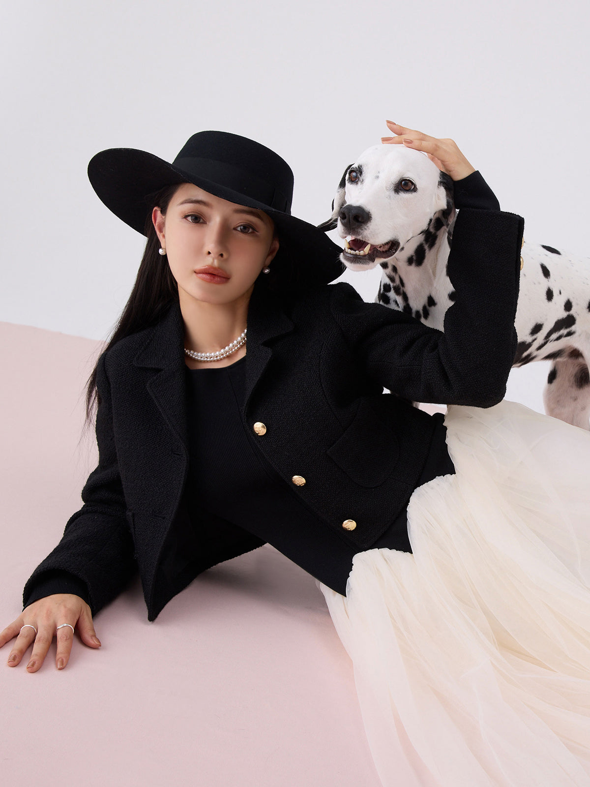 MODEL:165cm／COLOR:BLACK／SIZE:F