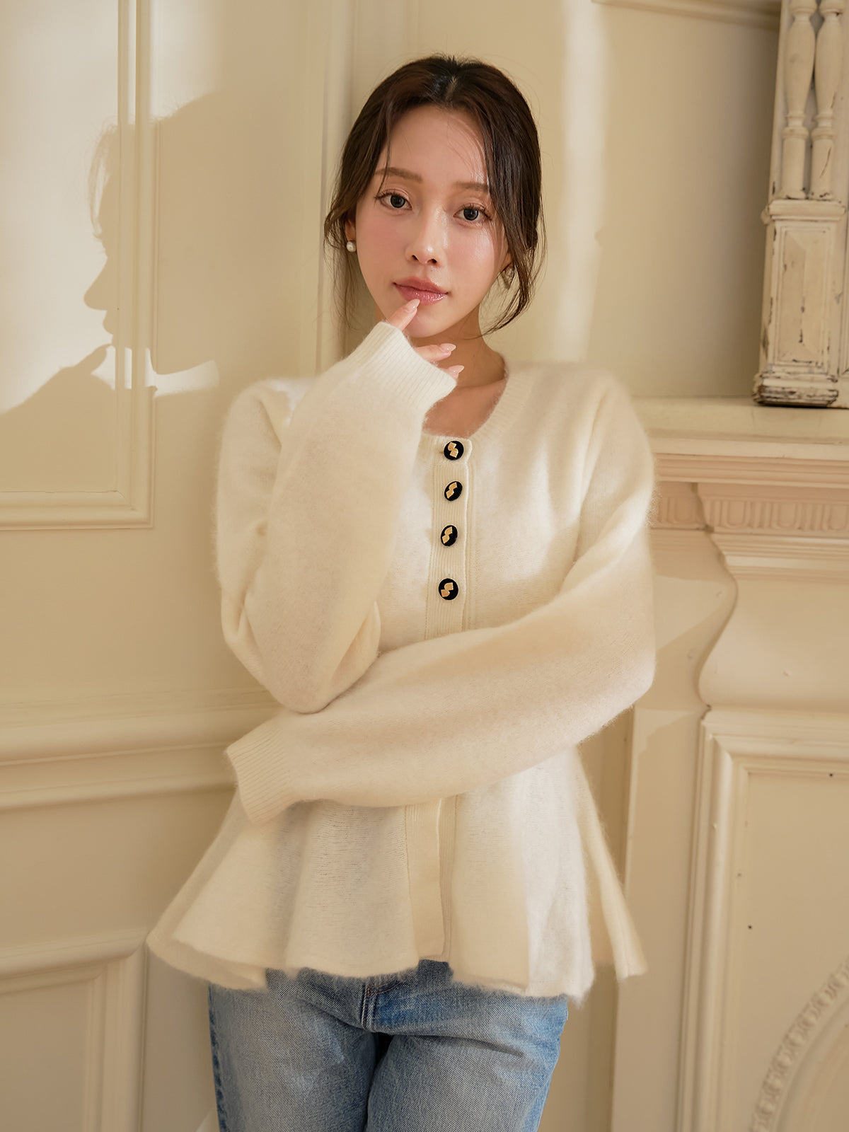 MODEL:160cm／COLOR:OFF WHITE／SIZE:F