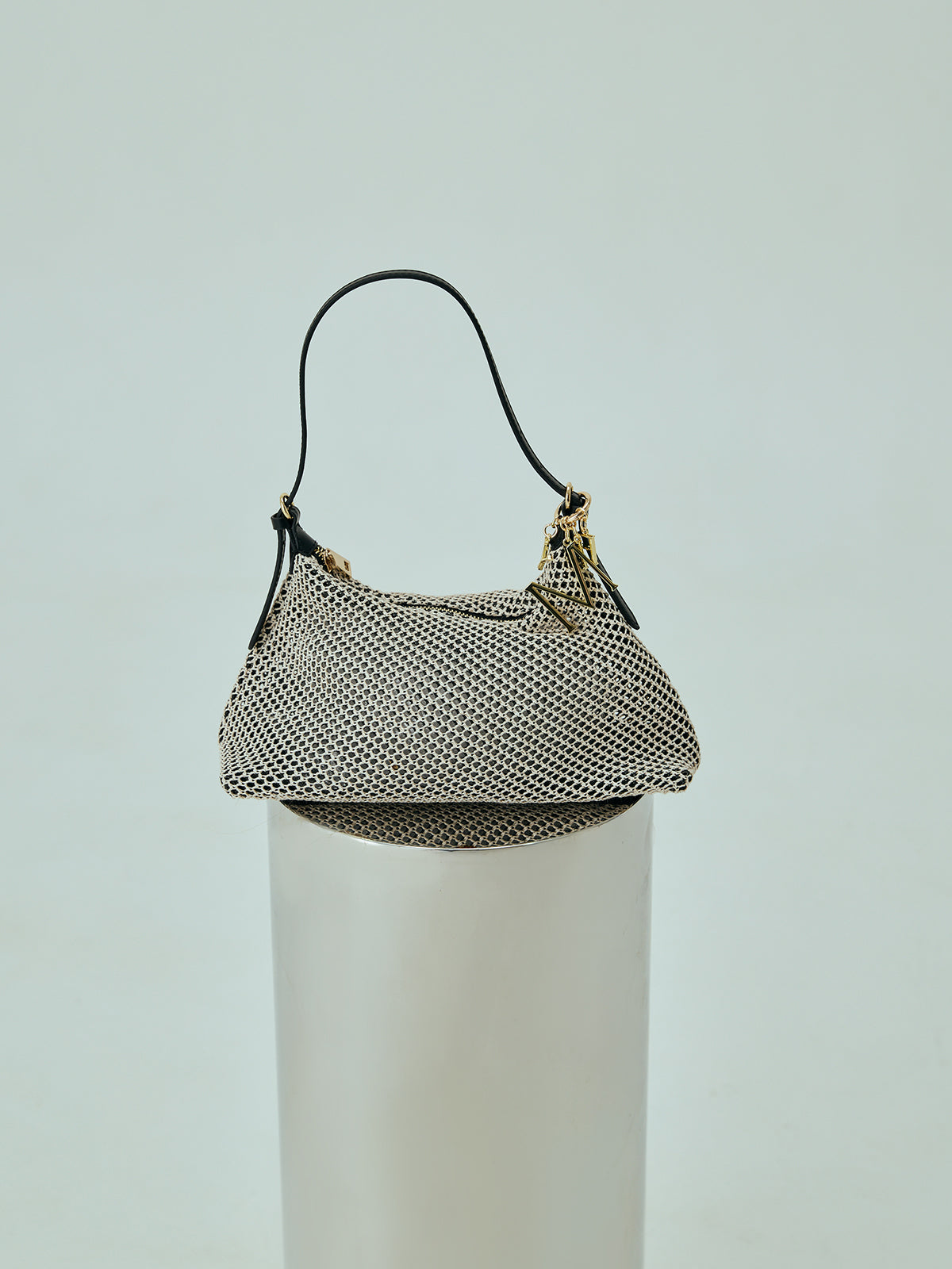 ロゴチャームメッシュバッグ