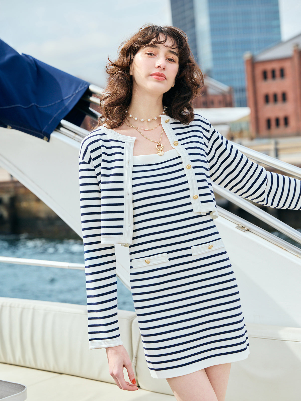 MODEL:176cm／COLOR:WHITE／SIZE:F