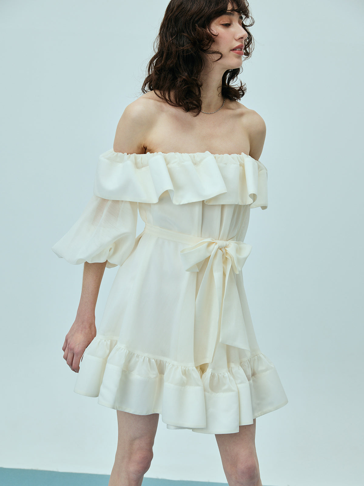 シアーオフショルミニワンピース