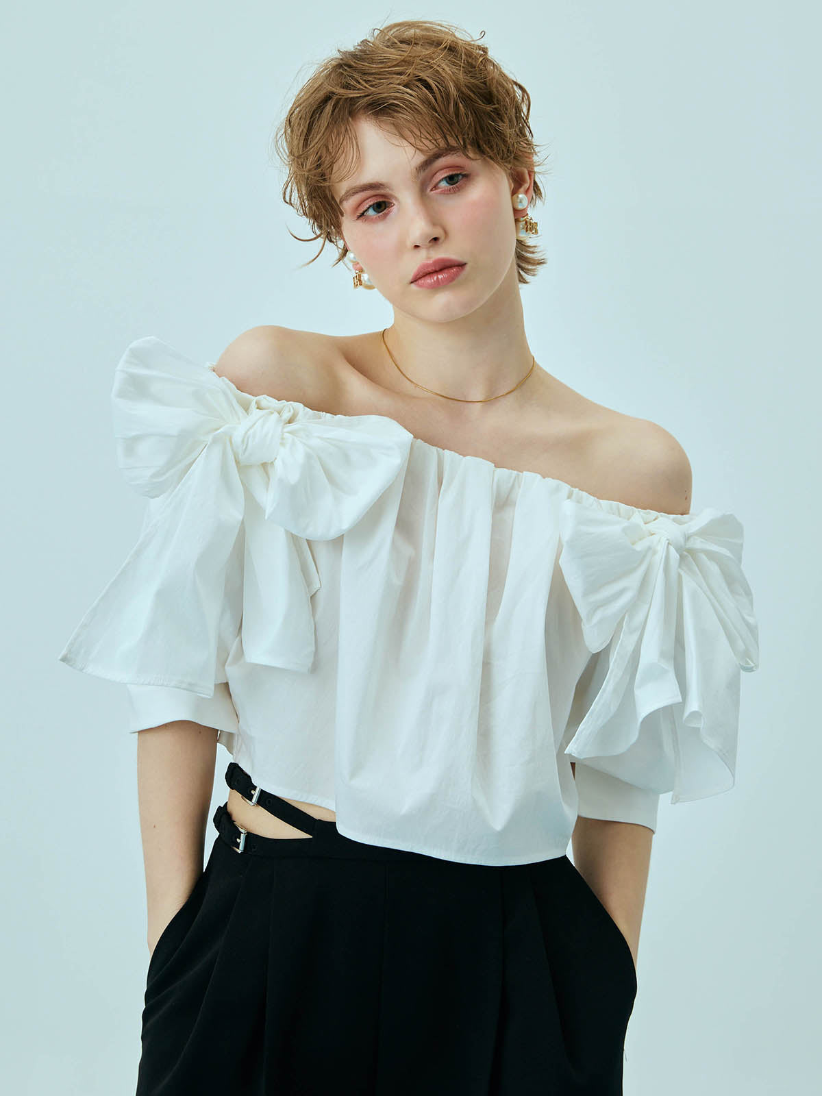 リボンオフショルブラウス