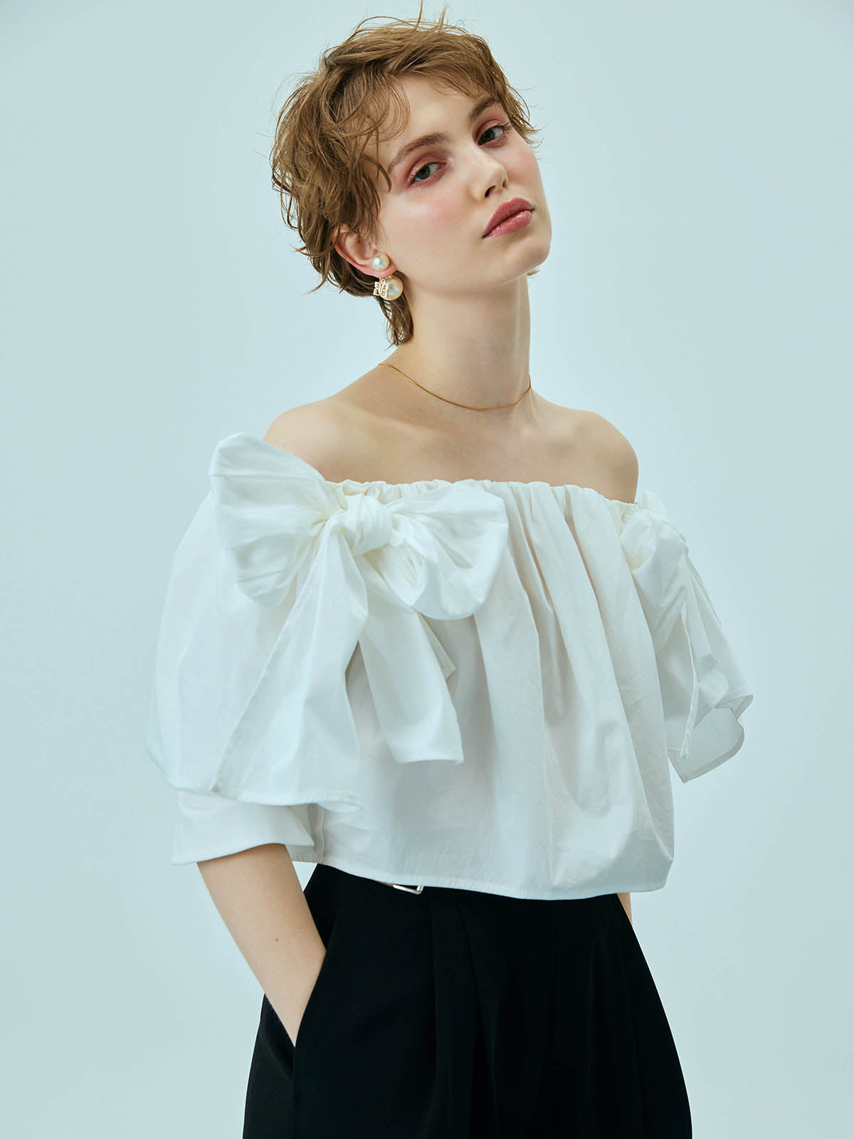リボンオフショルブラウス