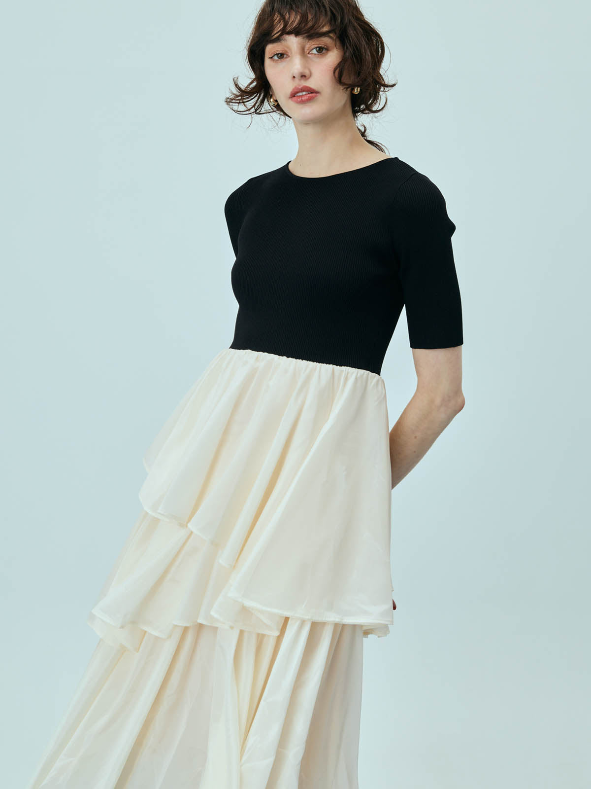 ニットドッキングラッフルワンピース