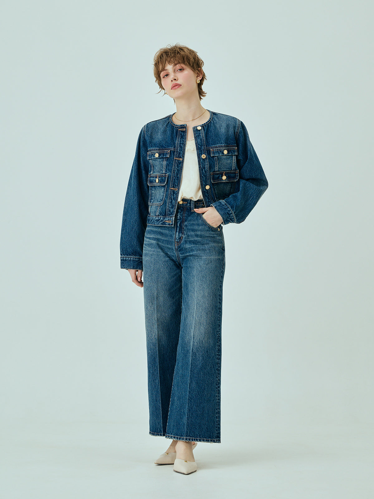 MODEL:168cm／COLOR:BLUE／SIZE:23