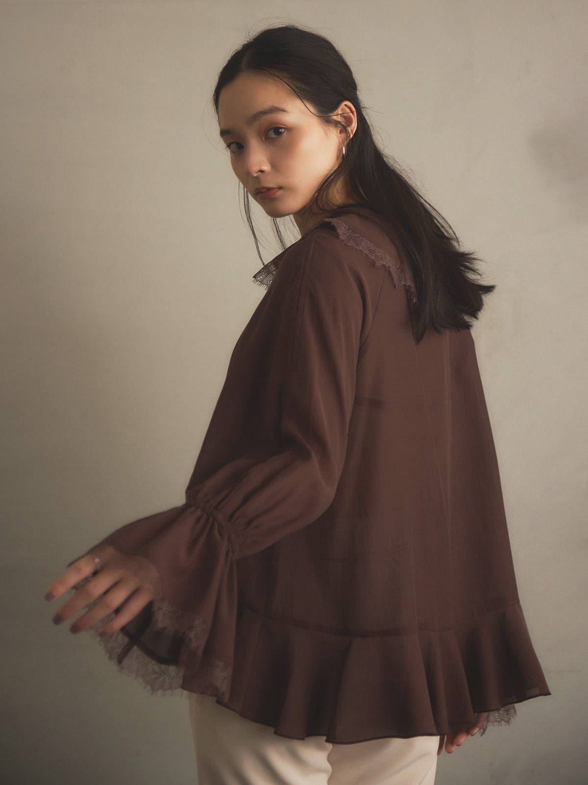 ボイルラッフルブラウス