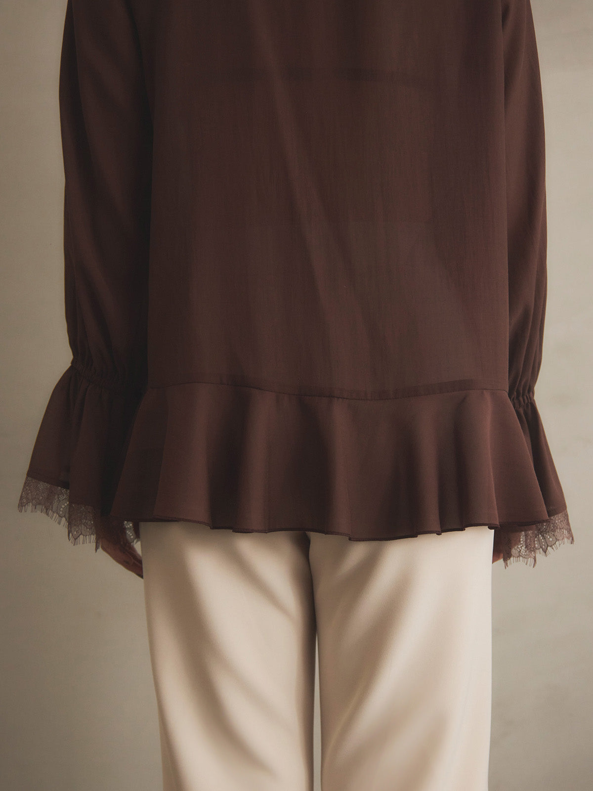 ボイルラッフルブラウス