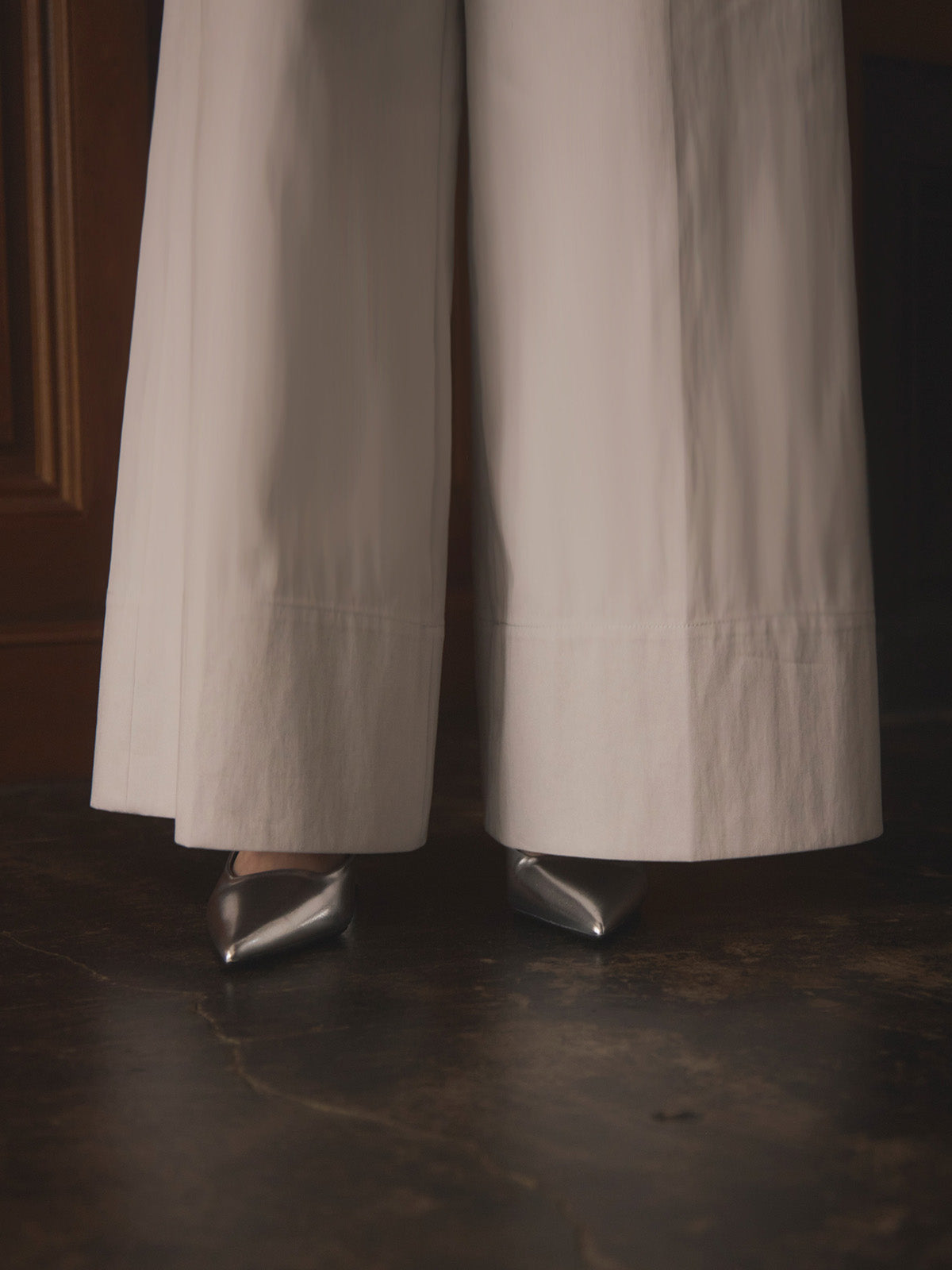 ストラクチャーワイドパンツ