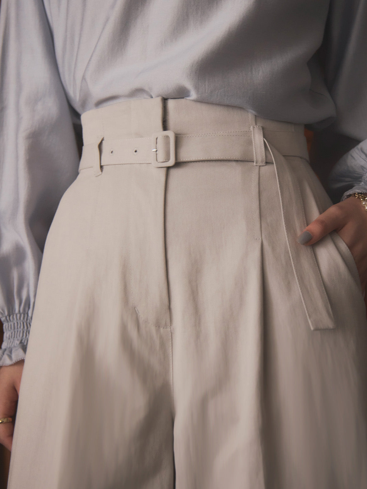 ストラクチャーワイドパンツ