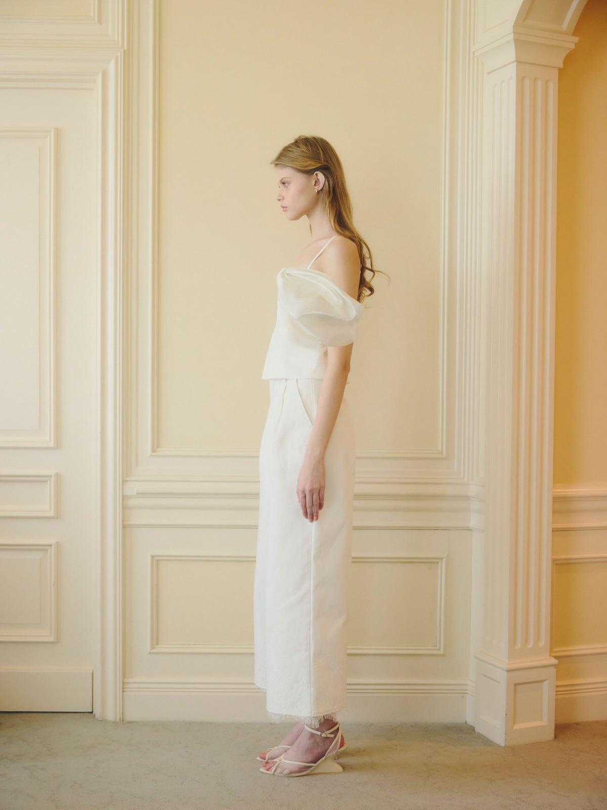 RIBBON SHOULDER TOP