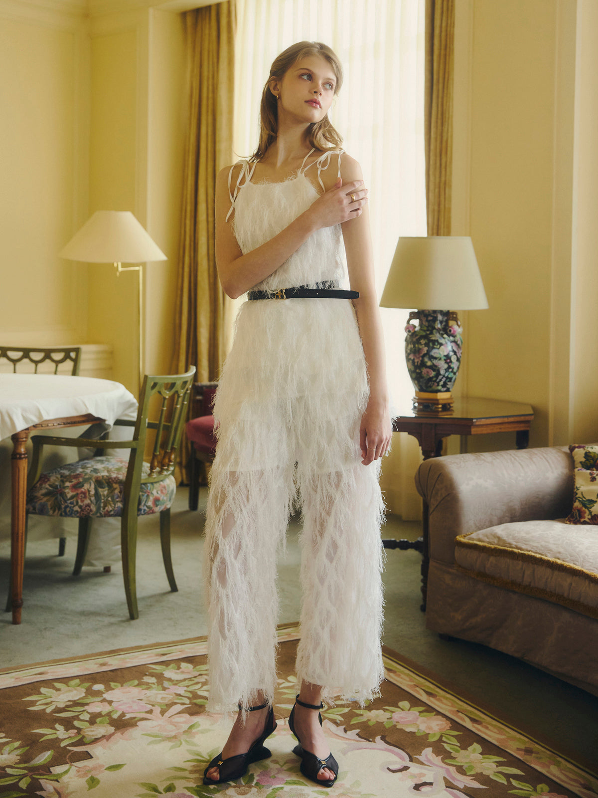 MODEL:176cm／COLOR:WHITE／SIZE:F