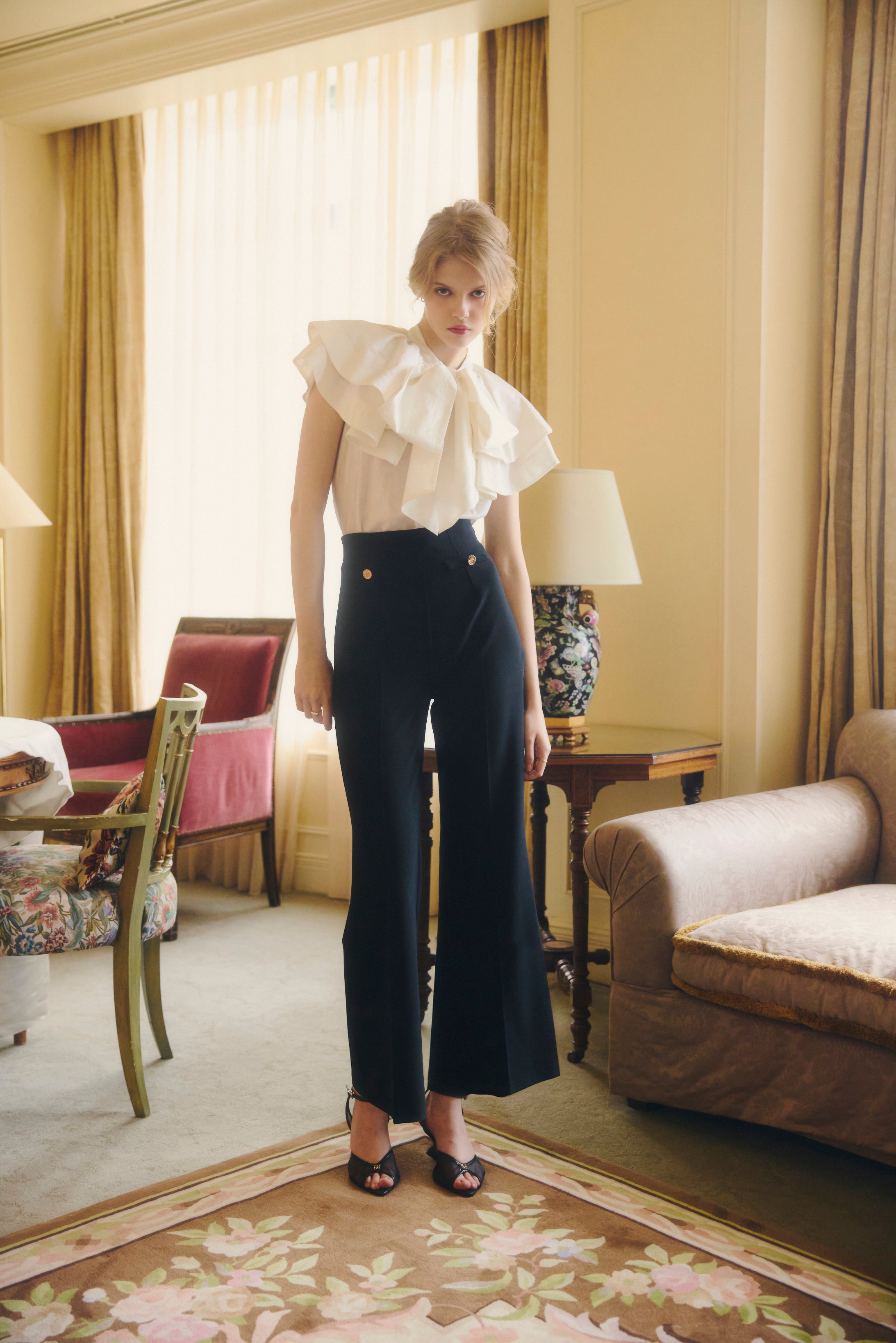 BELL SILHOUETTE PANTS