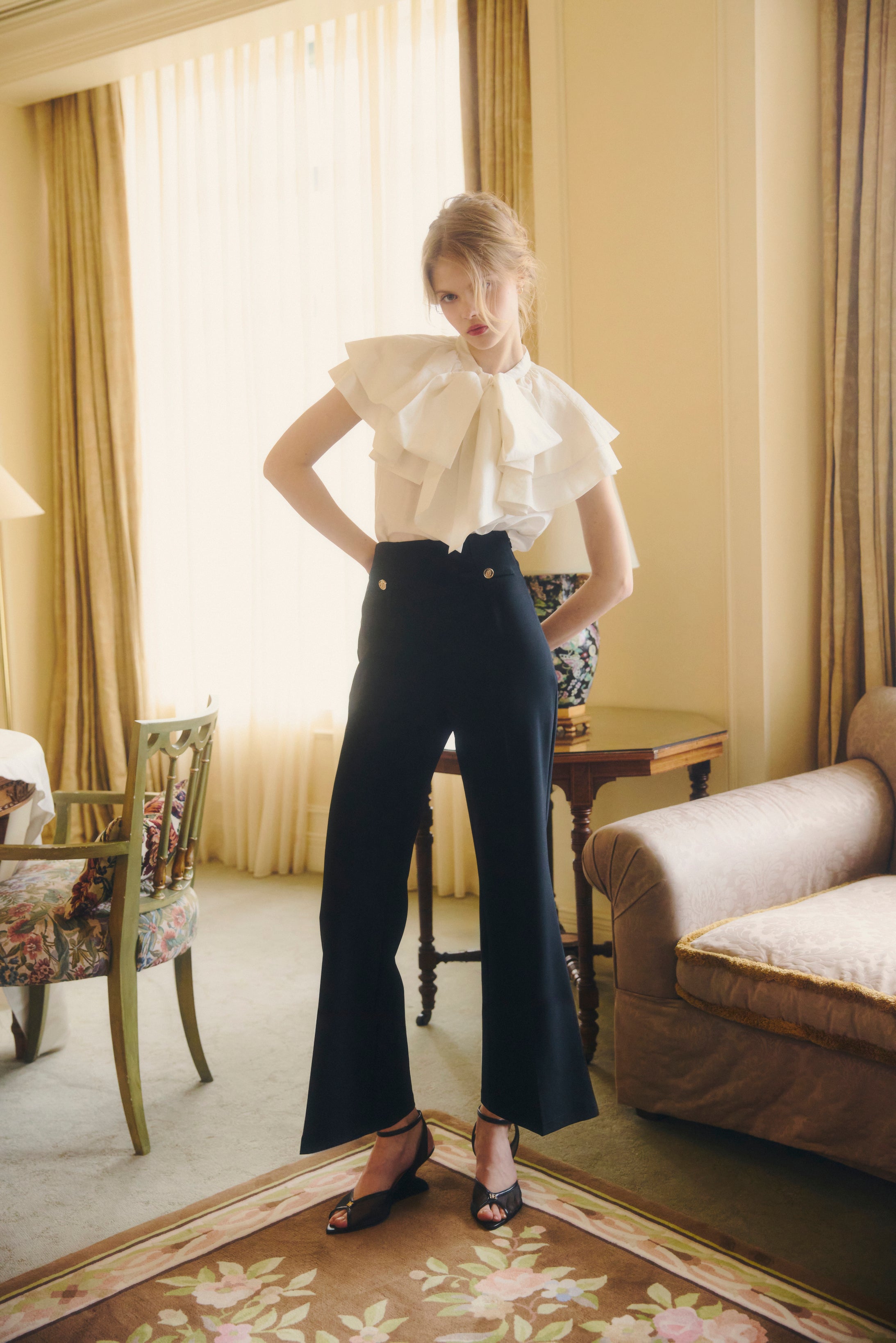 BELL SILHOUETTE PANTS