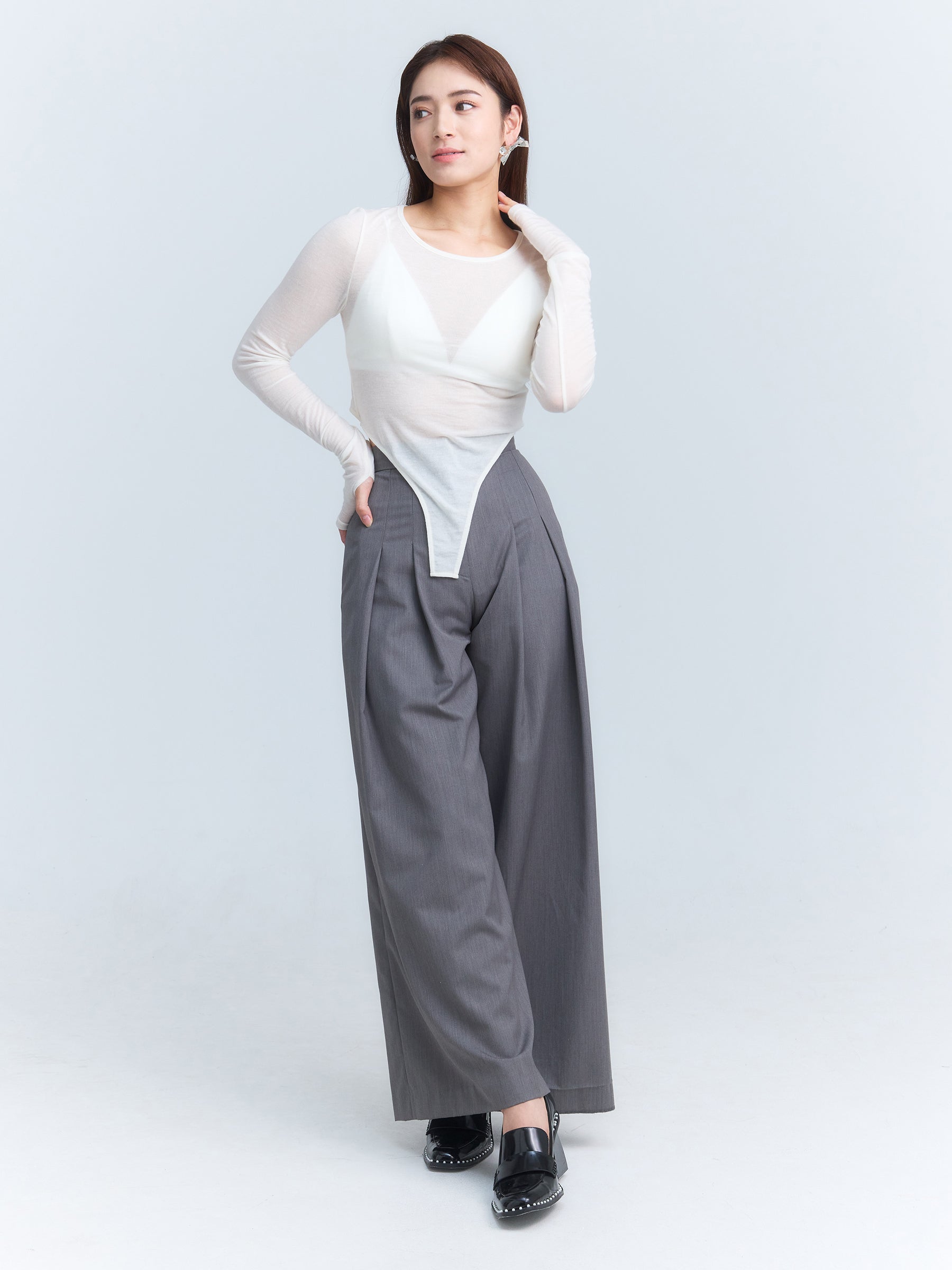 バックオープンプランジブラキャミソール