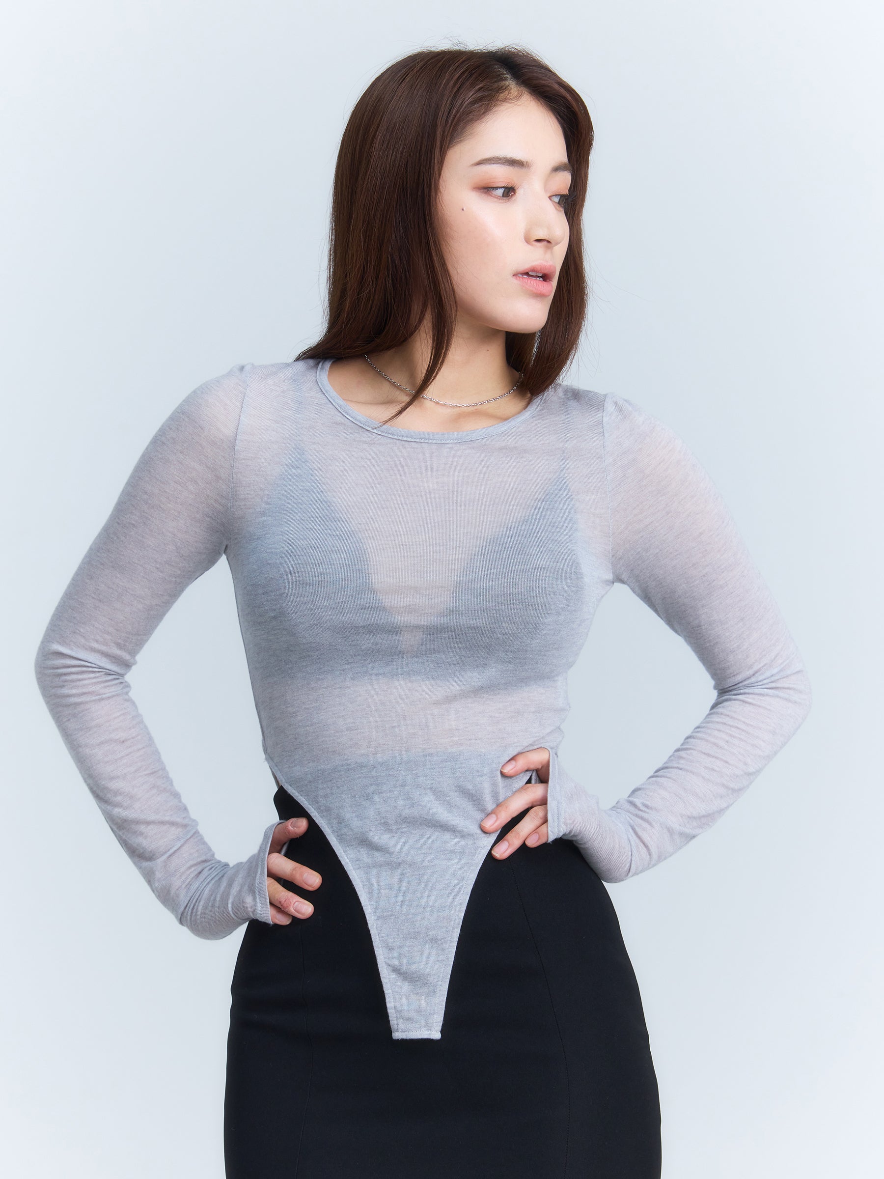 バックオープンプランジブラキャミソール