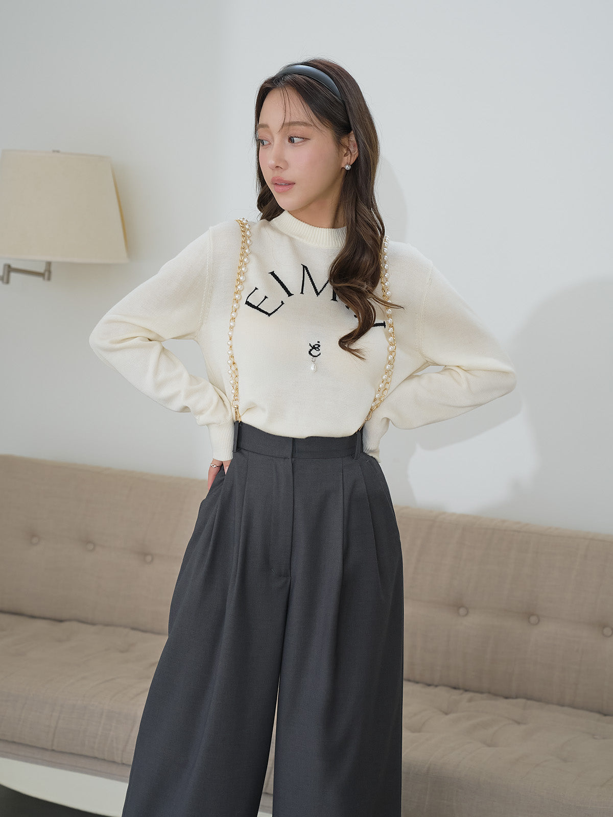 MODEL:160cm／COLOR:WHITE／SIZE:F