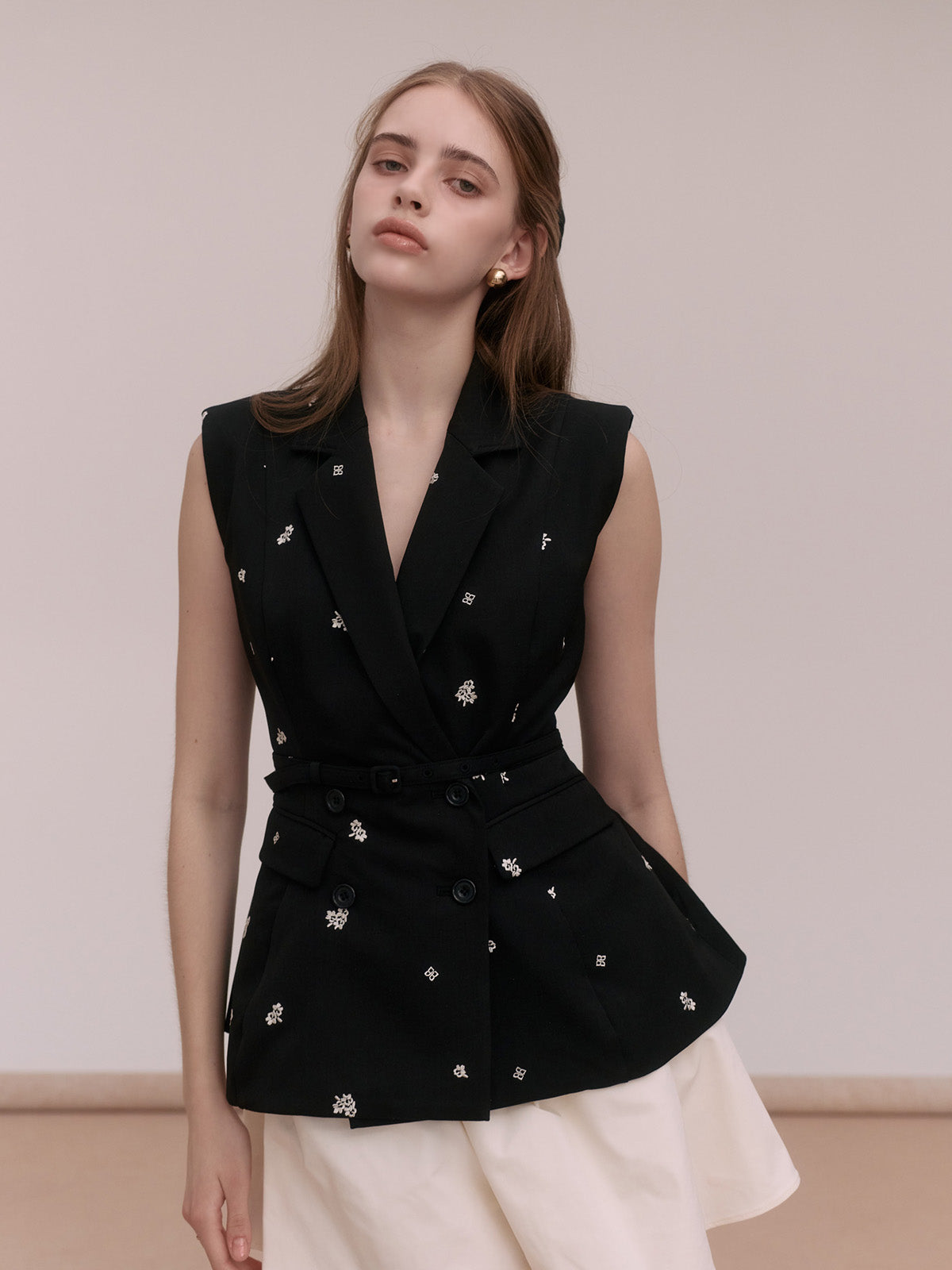 MODEL:176cm／COLOR:BLACK／SIZE:F