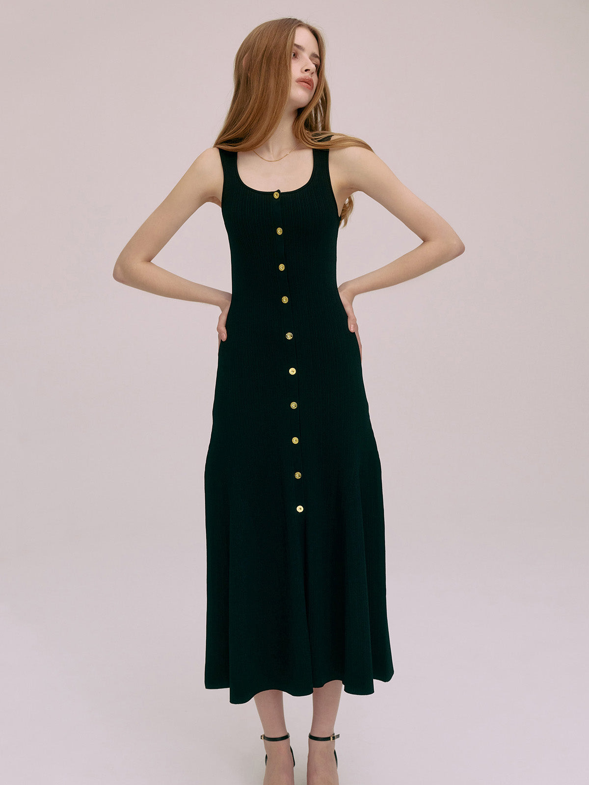 MODEL:176cm／COLOR:BLACK／SIZE:36(S)