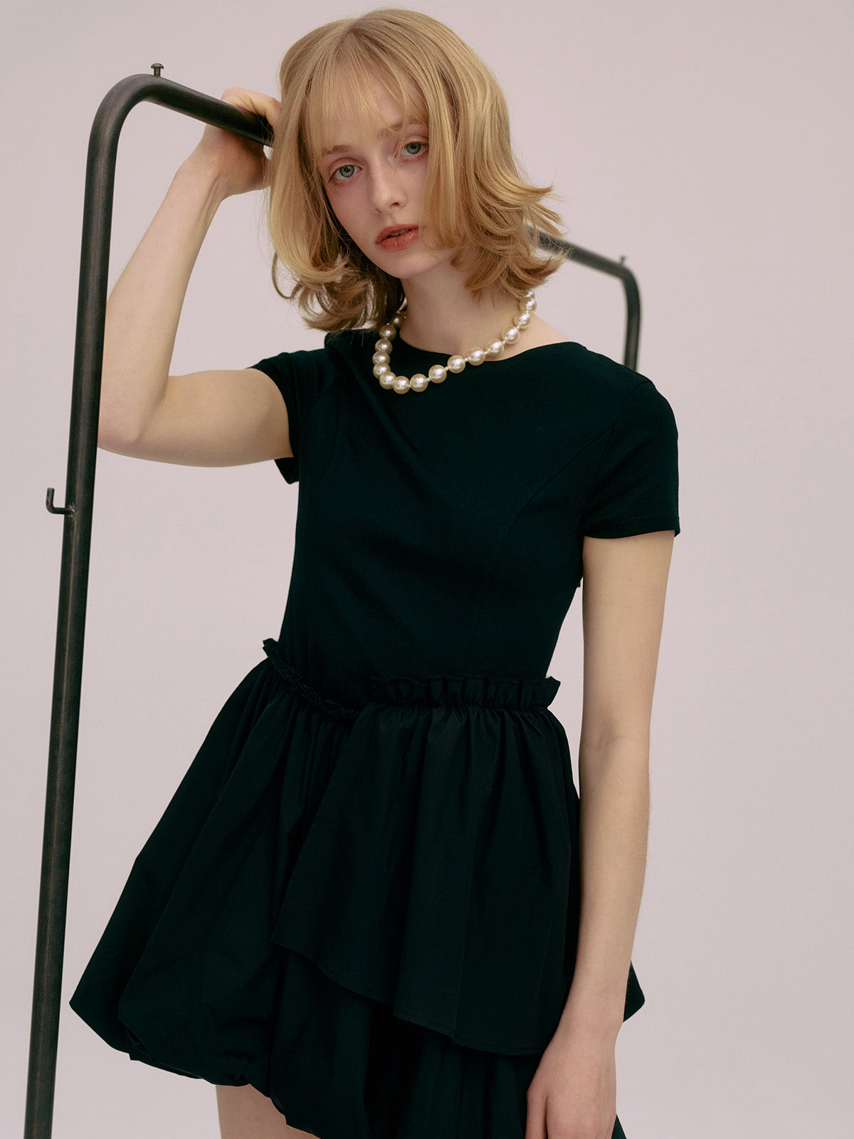 MODEL:172cm／COLOR:BLACK／SIZE:F
