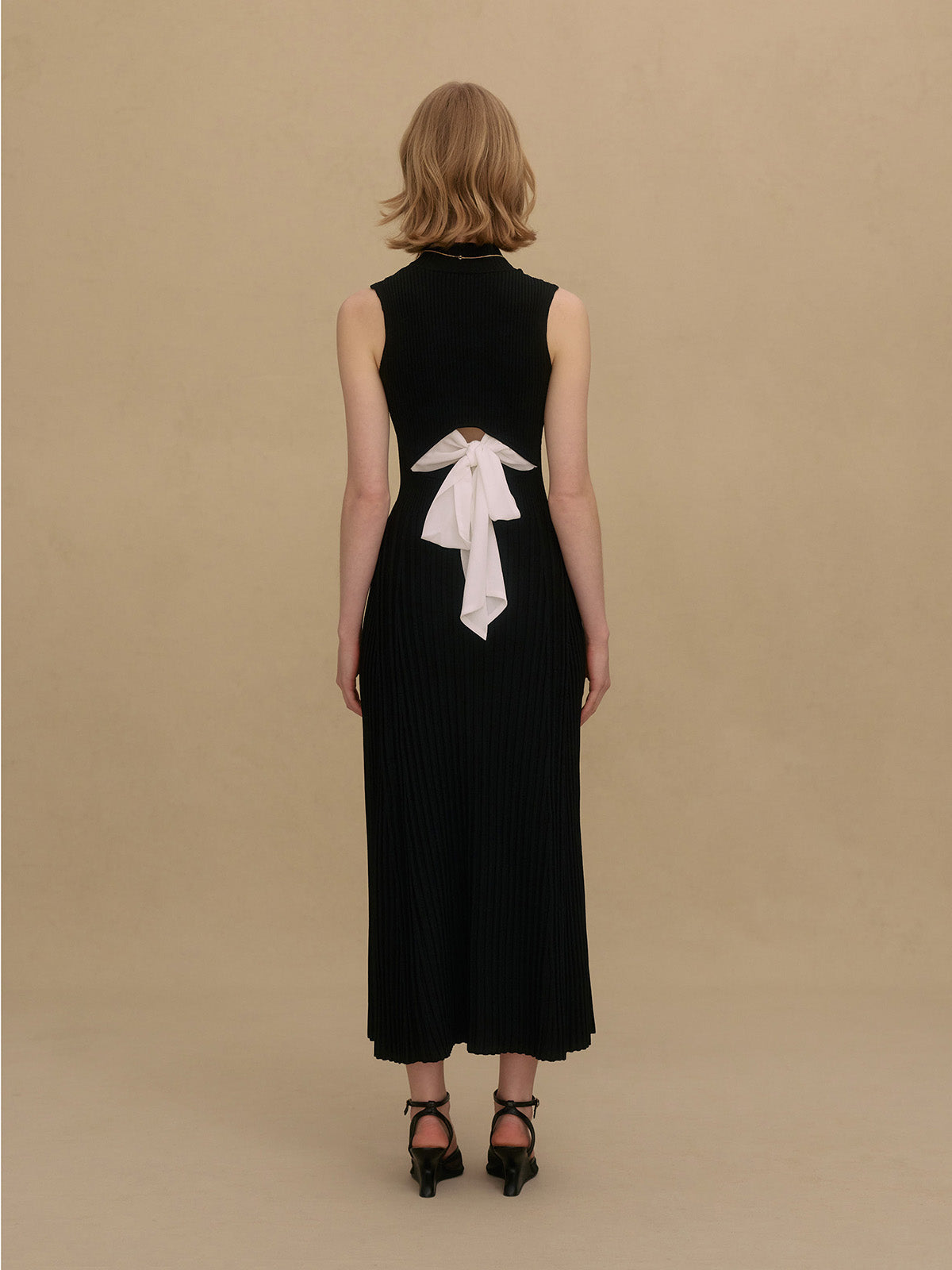 BACK RIBBON KNIT DRESS