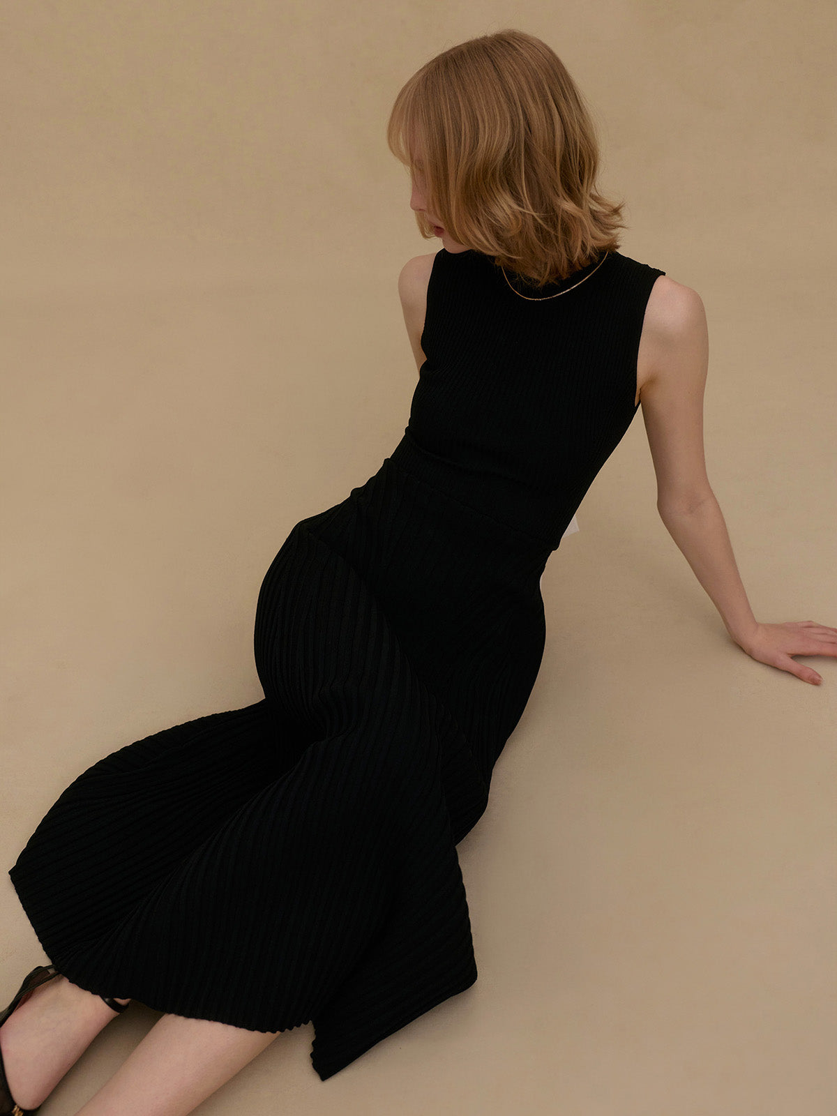 BACK RIBBON KNIT DRESS