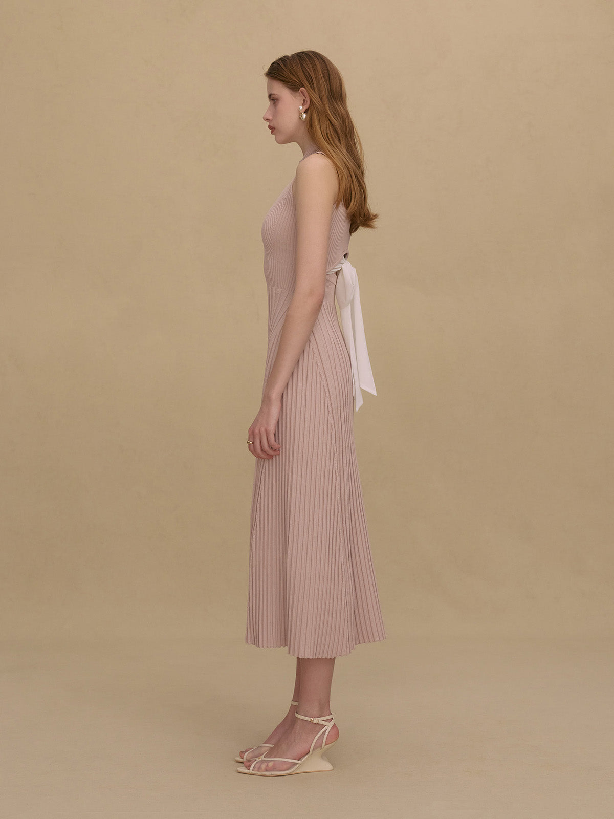 BACK RIBBON KNIT DRESS