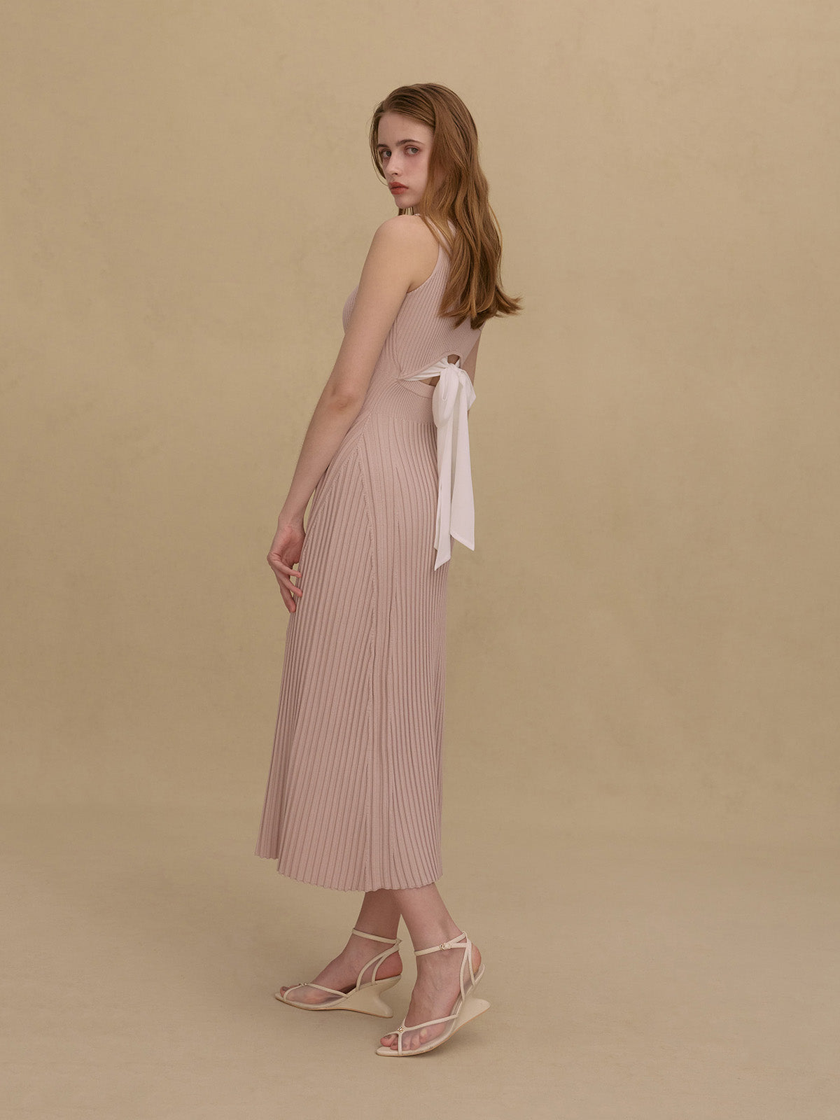 BACK RIBBON KNIT DRESS