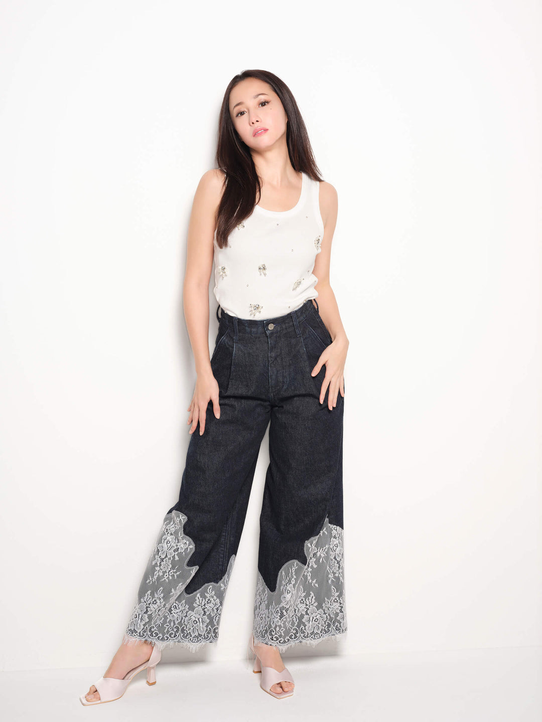 LOOK 006 TRÈSOR TANK & JANE WIDE DENIM 沢尻エリカ