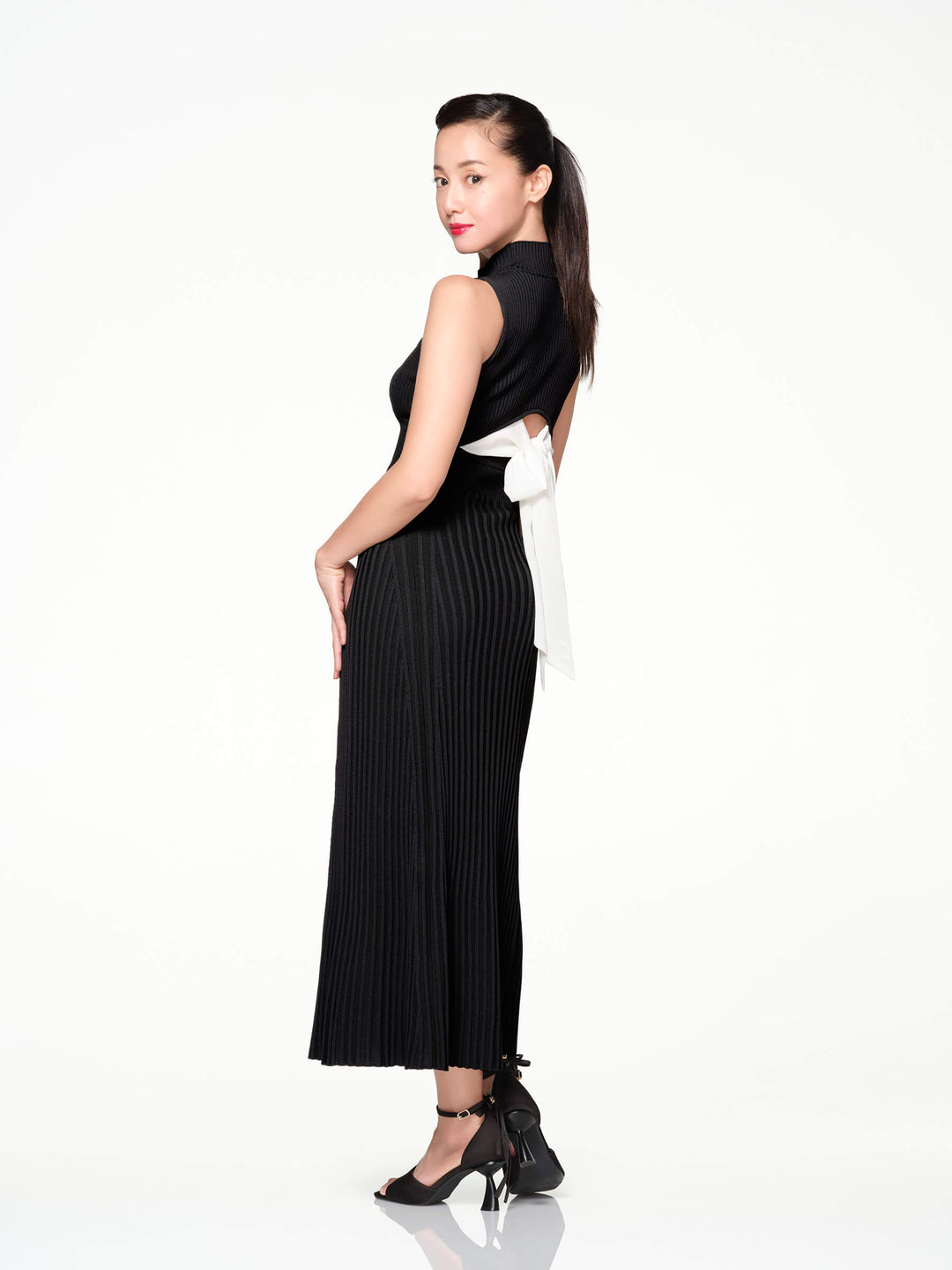 LOOK 009 BACK RIBBON KNIT DRESS 沢尻エリカ