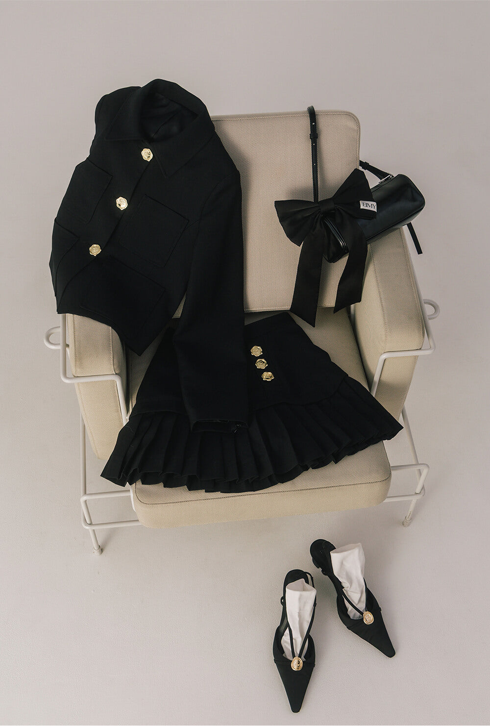 LOOK 02