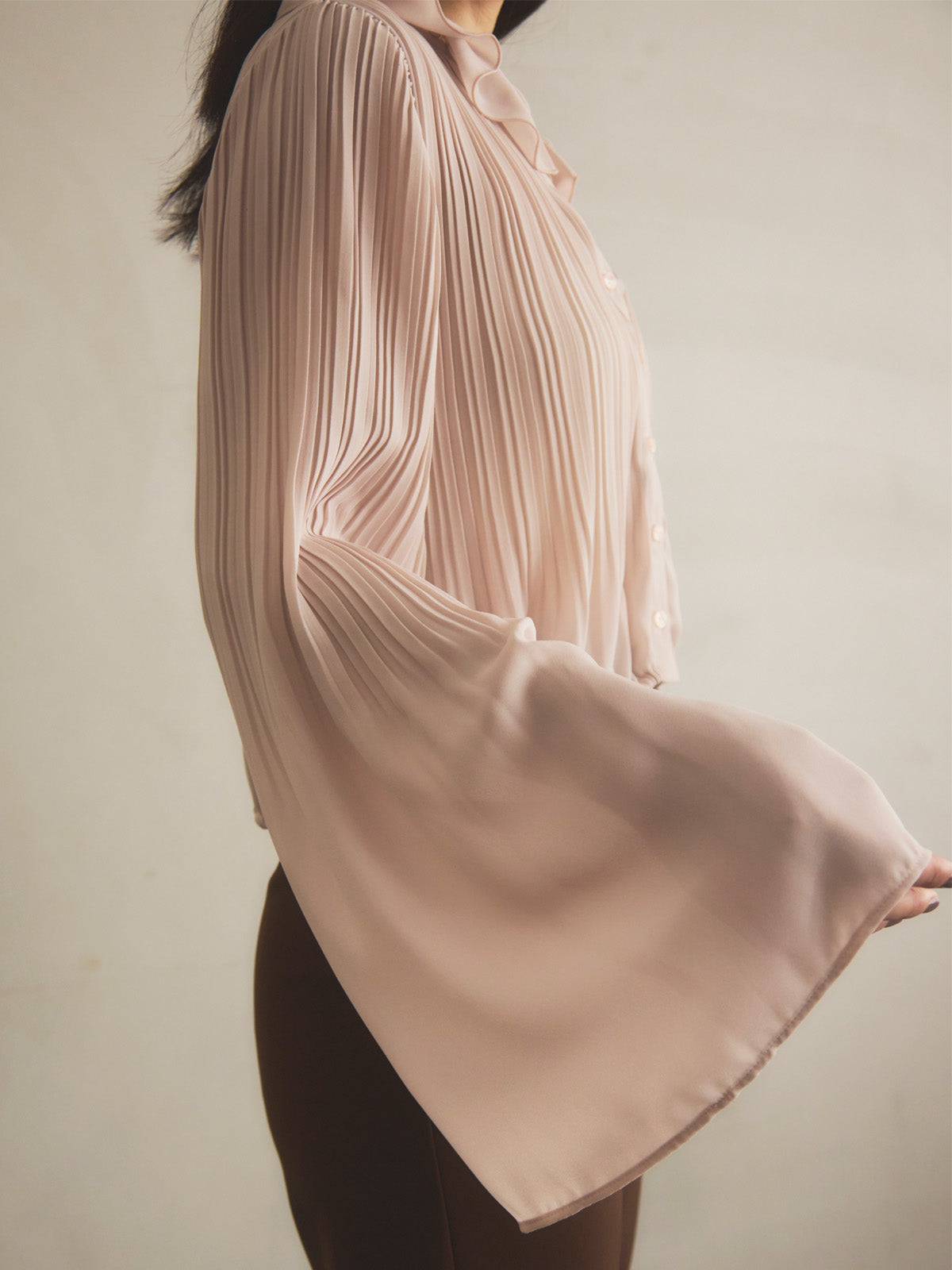 フレアスリーブプリーツブラウス