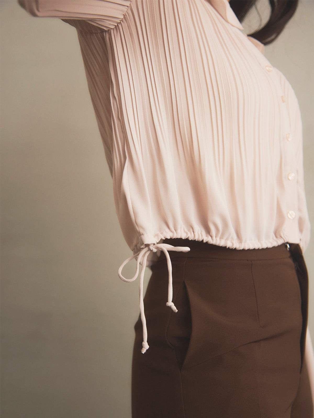 フレアスリーブプリーツブラウス