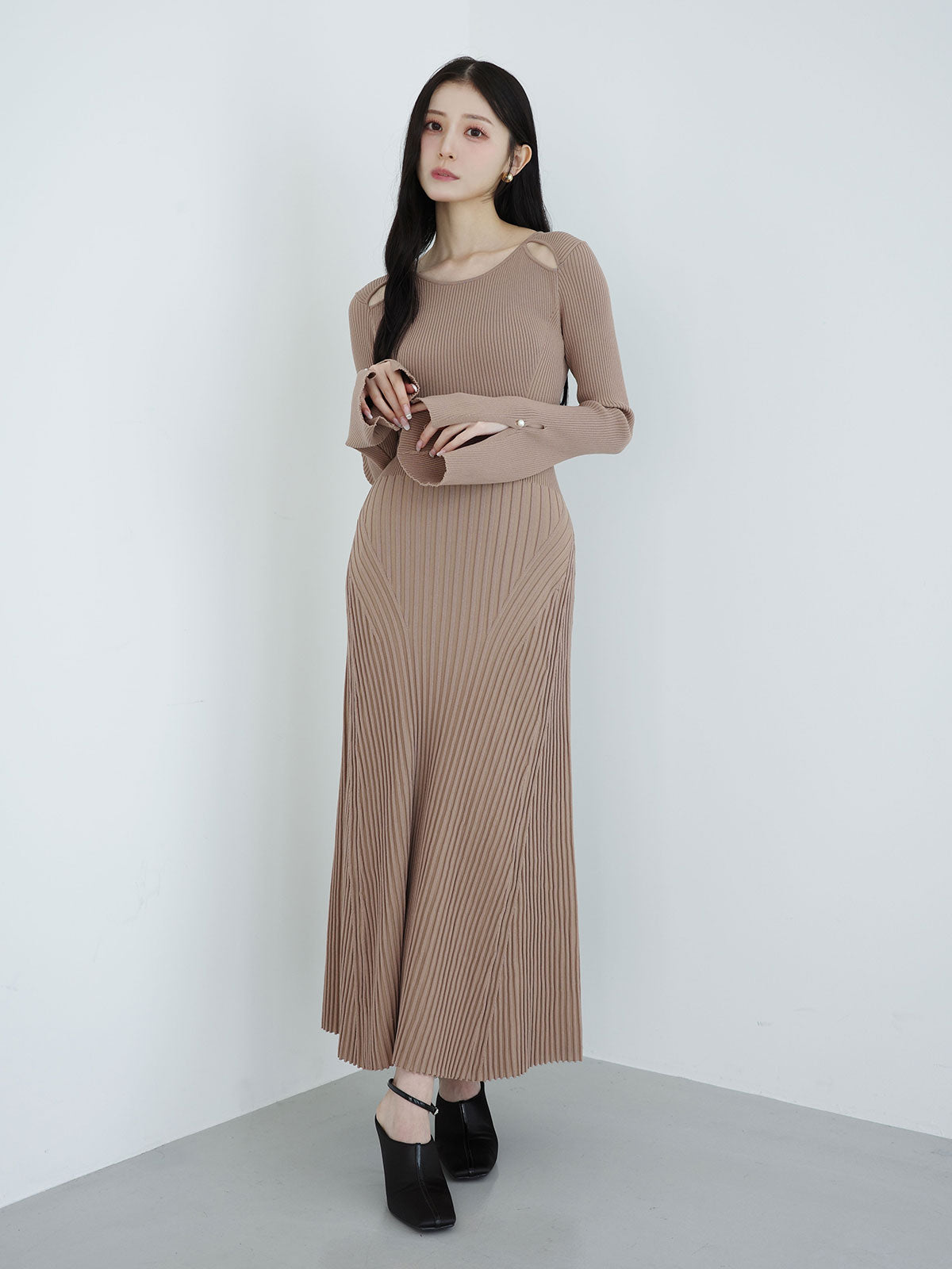 リブニットフレアワンピース