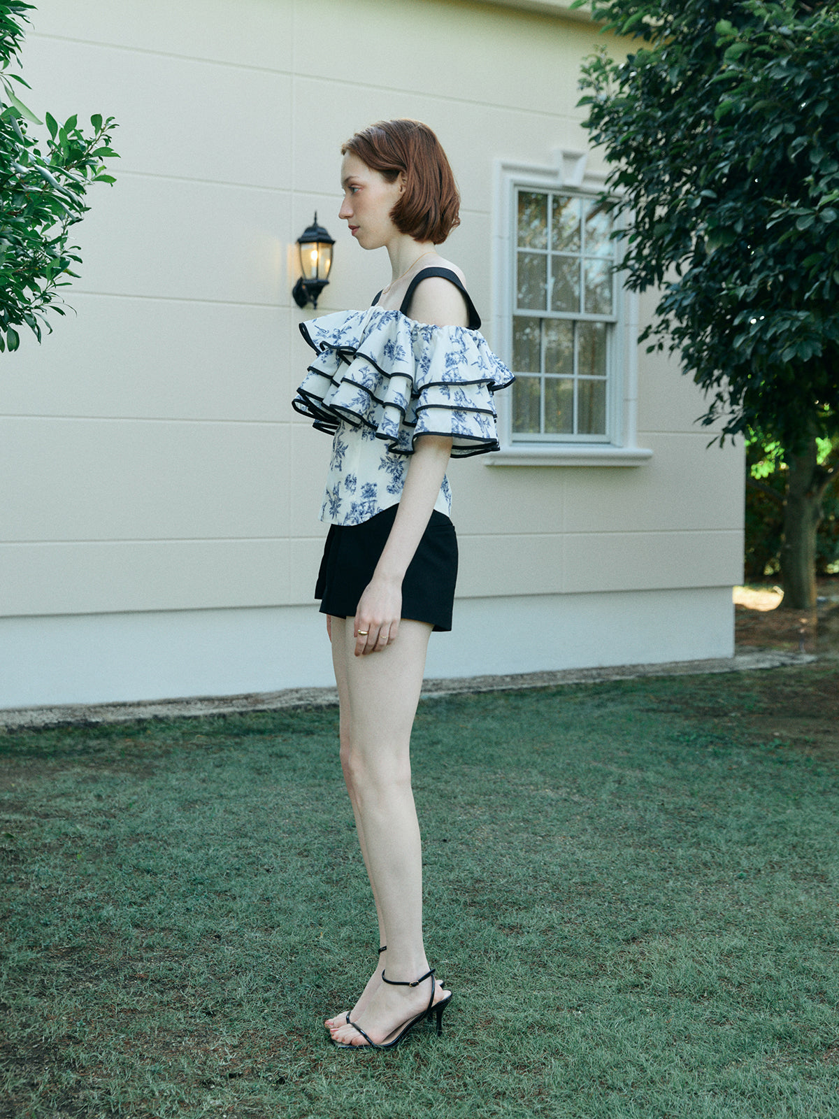 OFF SHOULDER JOUY FRILL TOPS