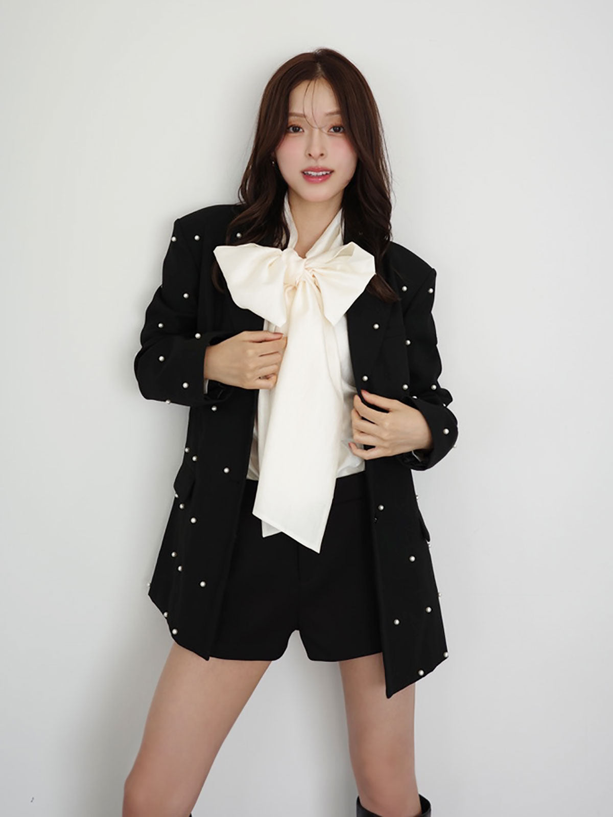 MODEL:170cm／COLOR:OFF WHITE／SIZE:F