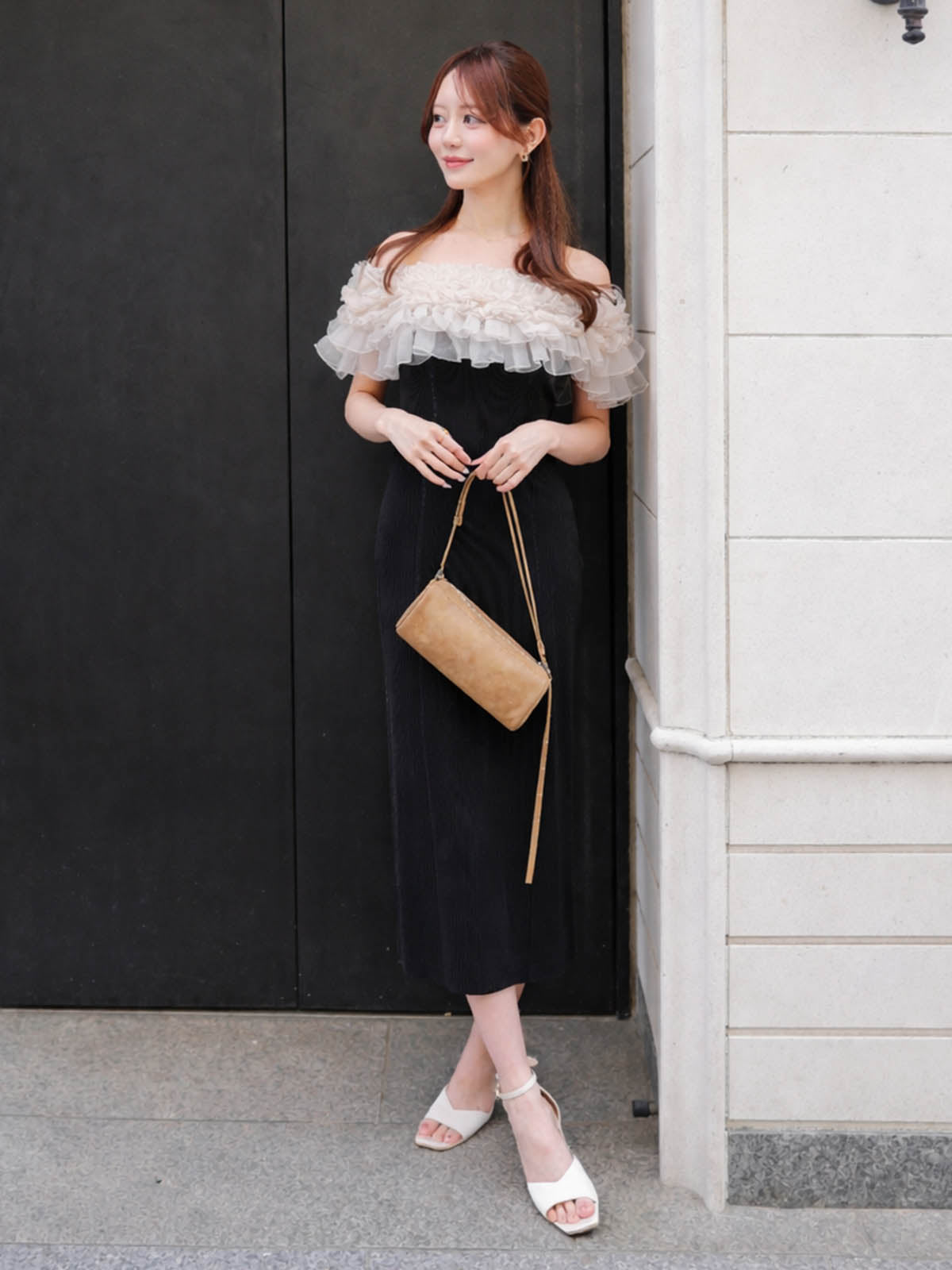 MODEL:163cm／COLOR:BALCK／SIZE:F