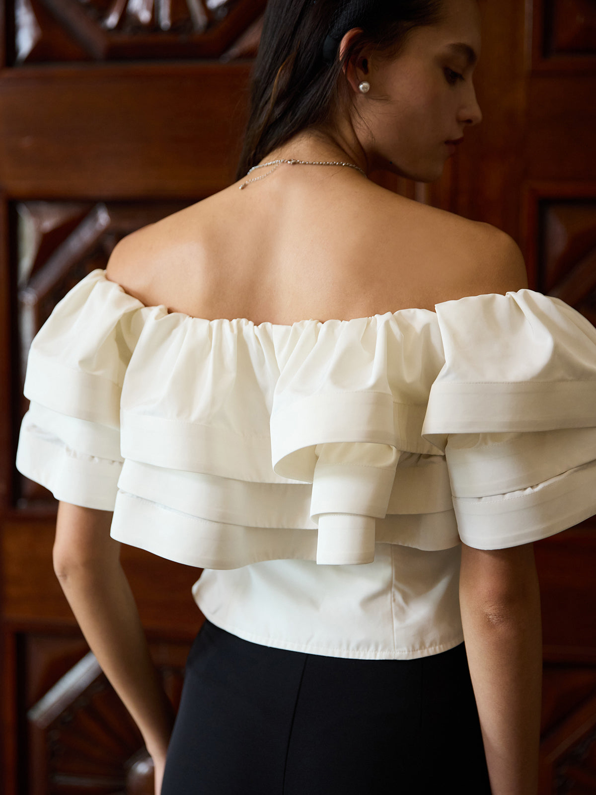 パフフリルオフショルダートップス