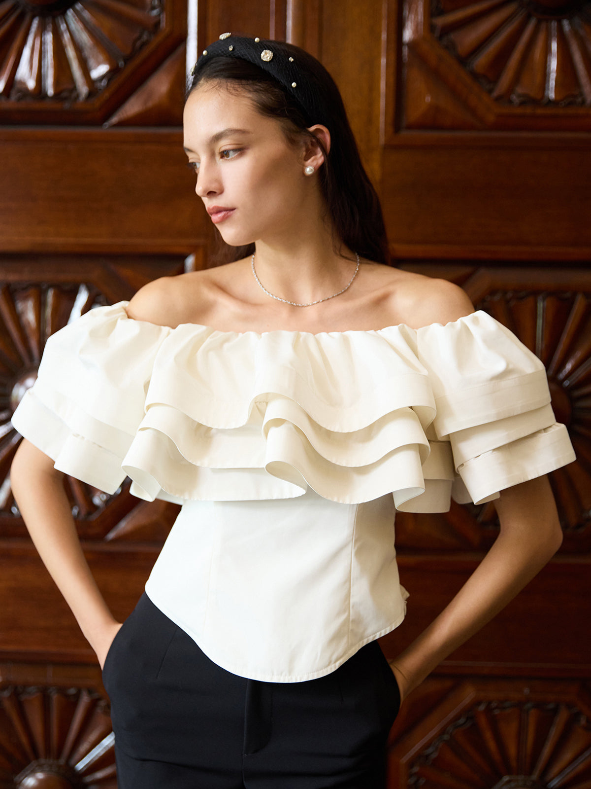 MODEL:172cm／COLOR:WHITE／SIZE:F