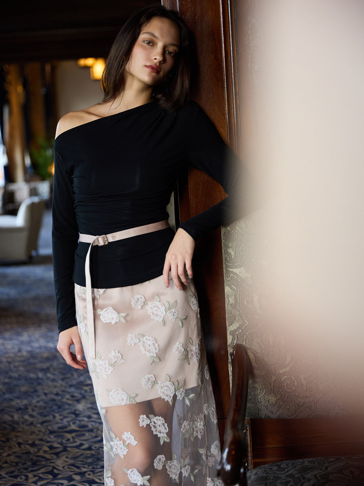 チュールレースフラワーモチーフタイトスカート