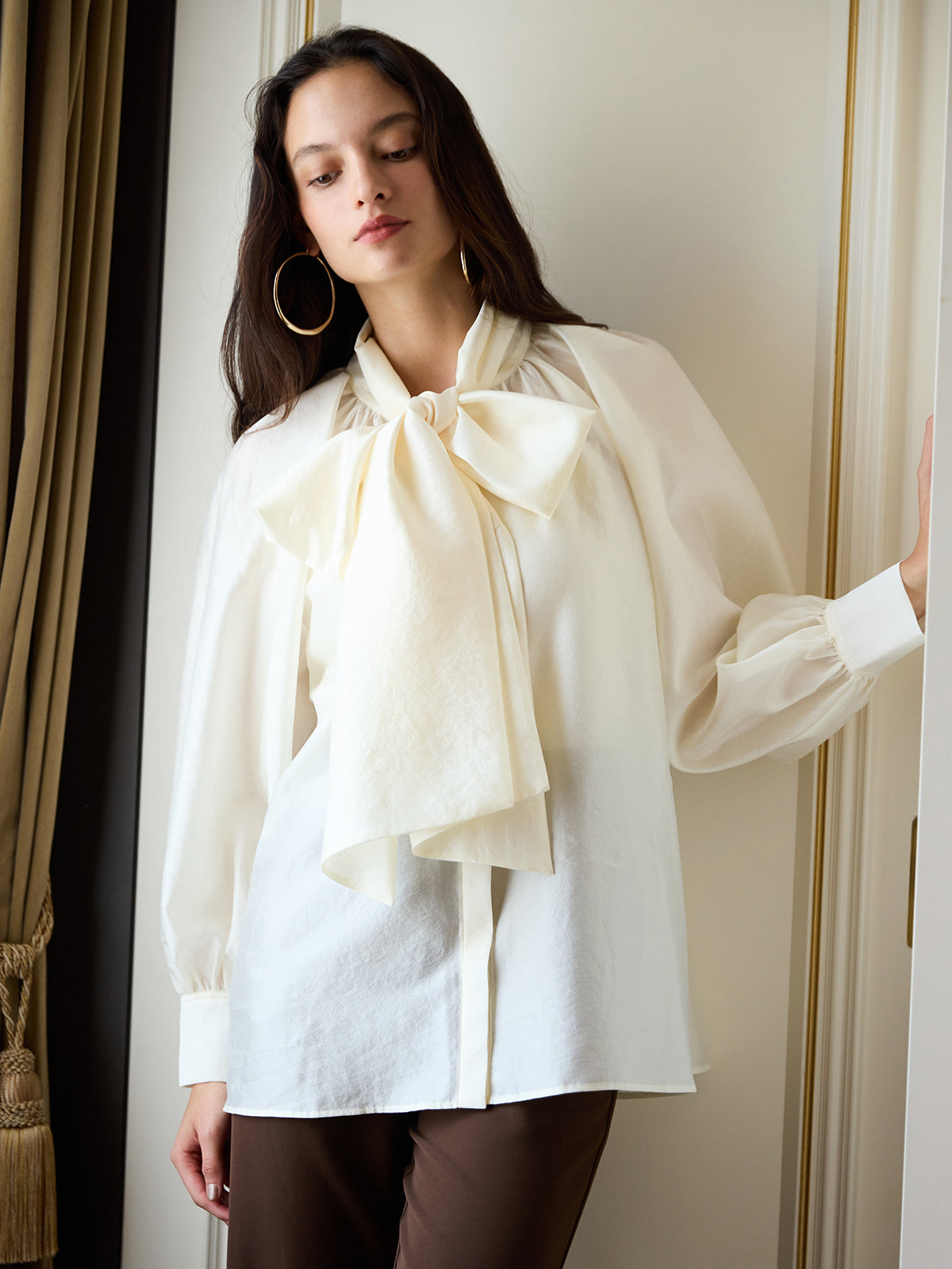 MODEL:172cm／COLOR:OFF WHITE／SIZE:F