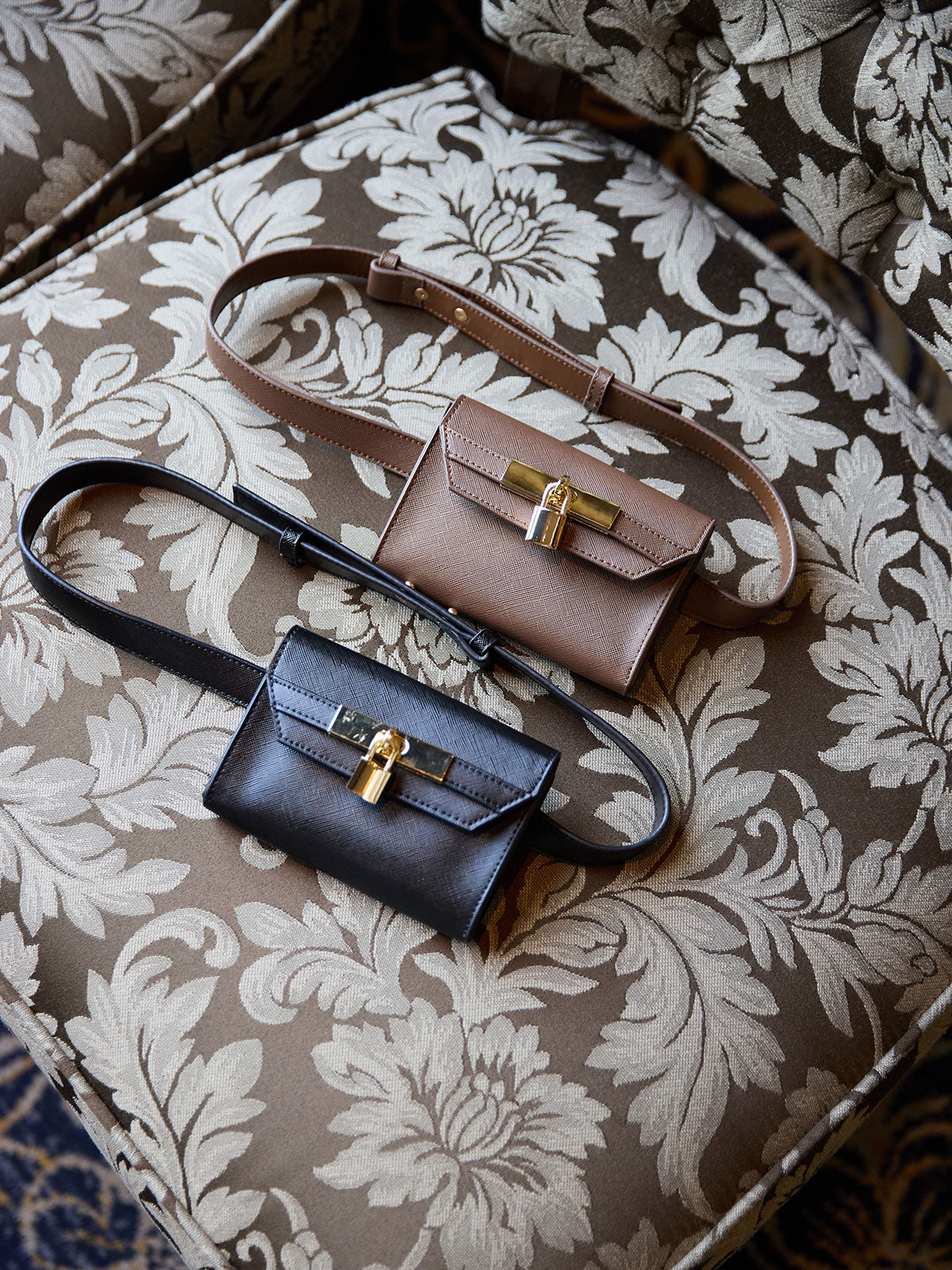 スクエアロックベルトバッグ