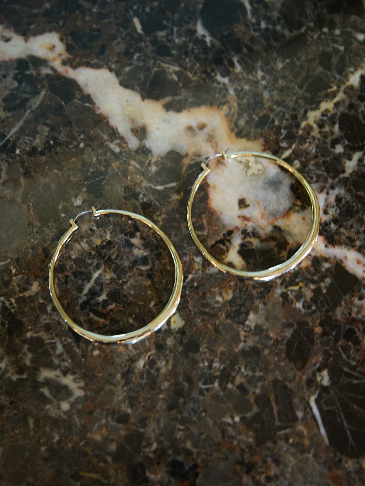 ニュアンスメタルピアス