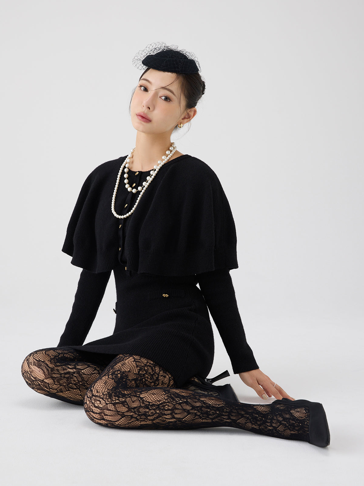 ケープデザインニットワンピース